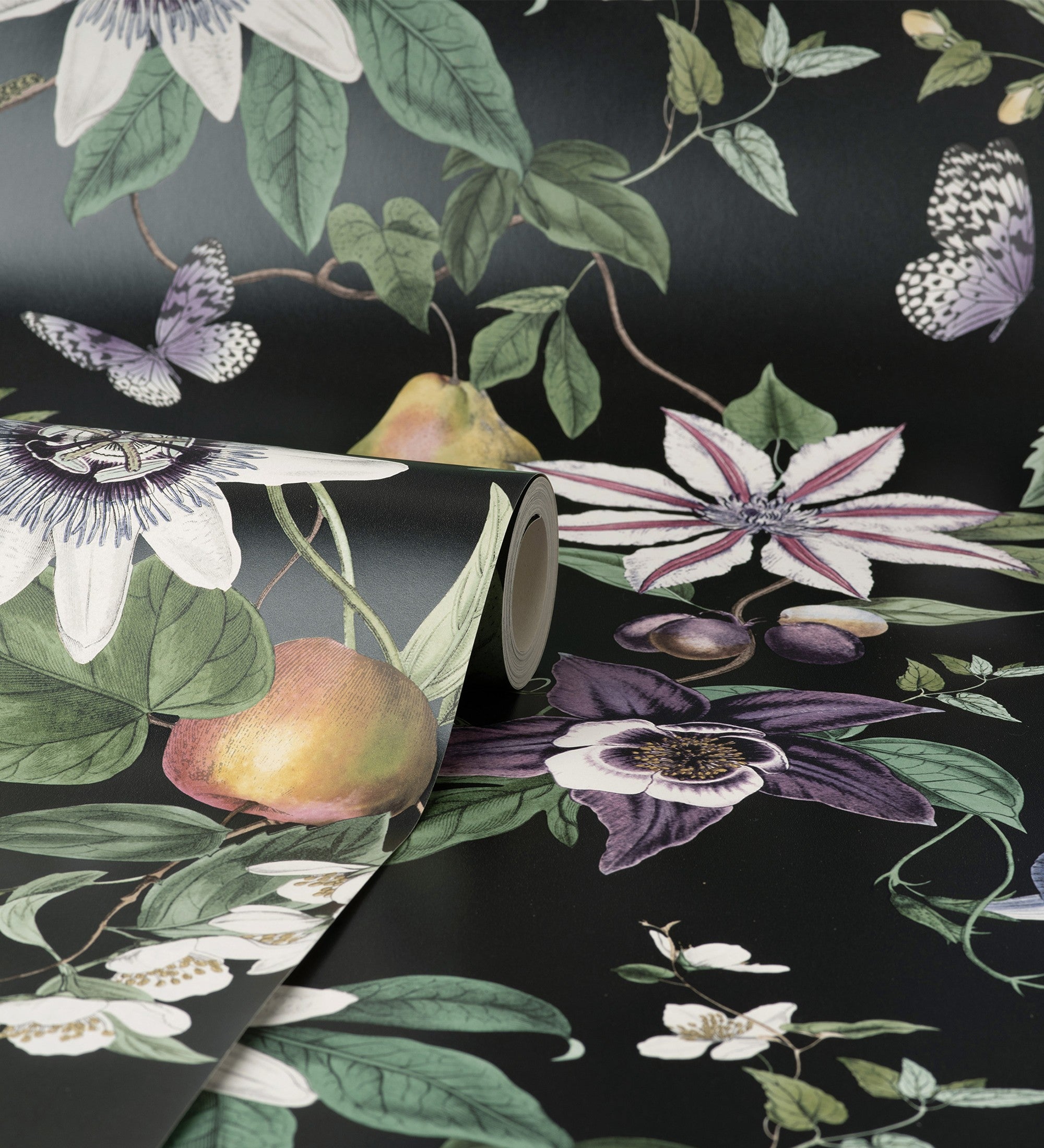 Papier peint de fleurs et de fruits sur fond de nacre noire - Amber Flowers 681967 de GAULAN - Rouleaux de 10 m x 0,52 m - 3