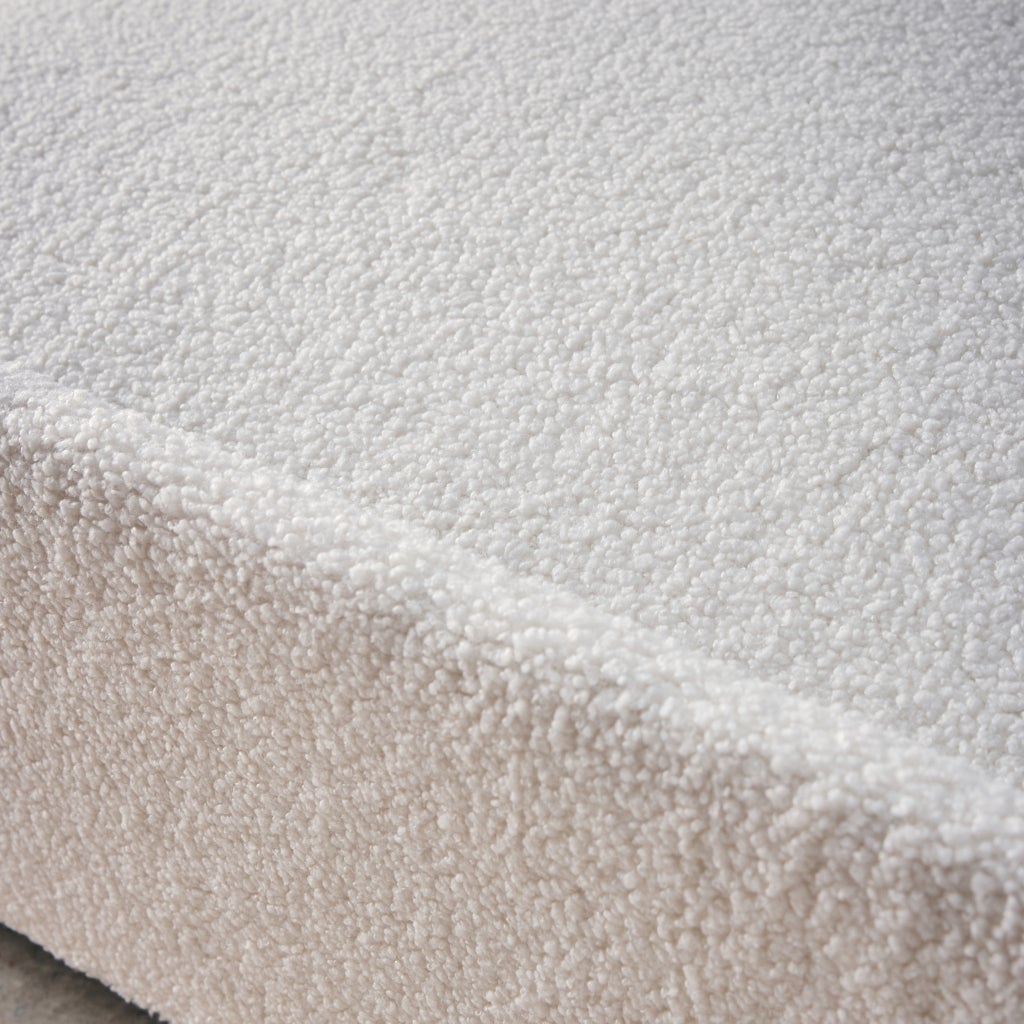 Divano letto arrotondato in tessuto bouclé, 2 posti, Crema - 9