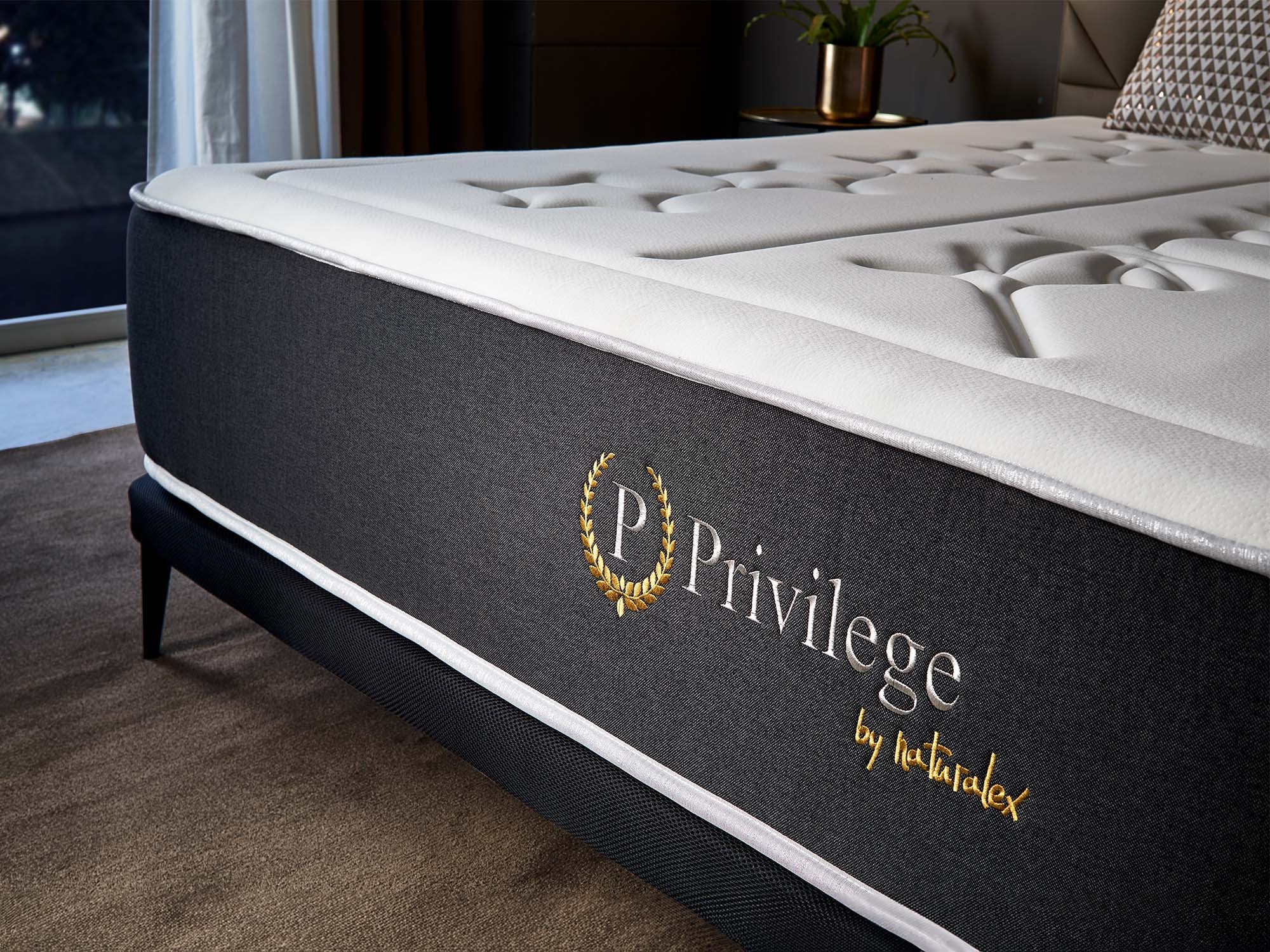 Privilege 160x200 cm - Hybride - Ressorts Ensachés + Mousse à mémoire HR + Blue Latex - 7 Zones - Reversible - Haut de gamme - 4