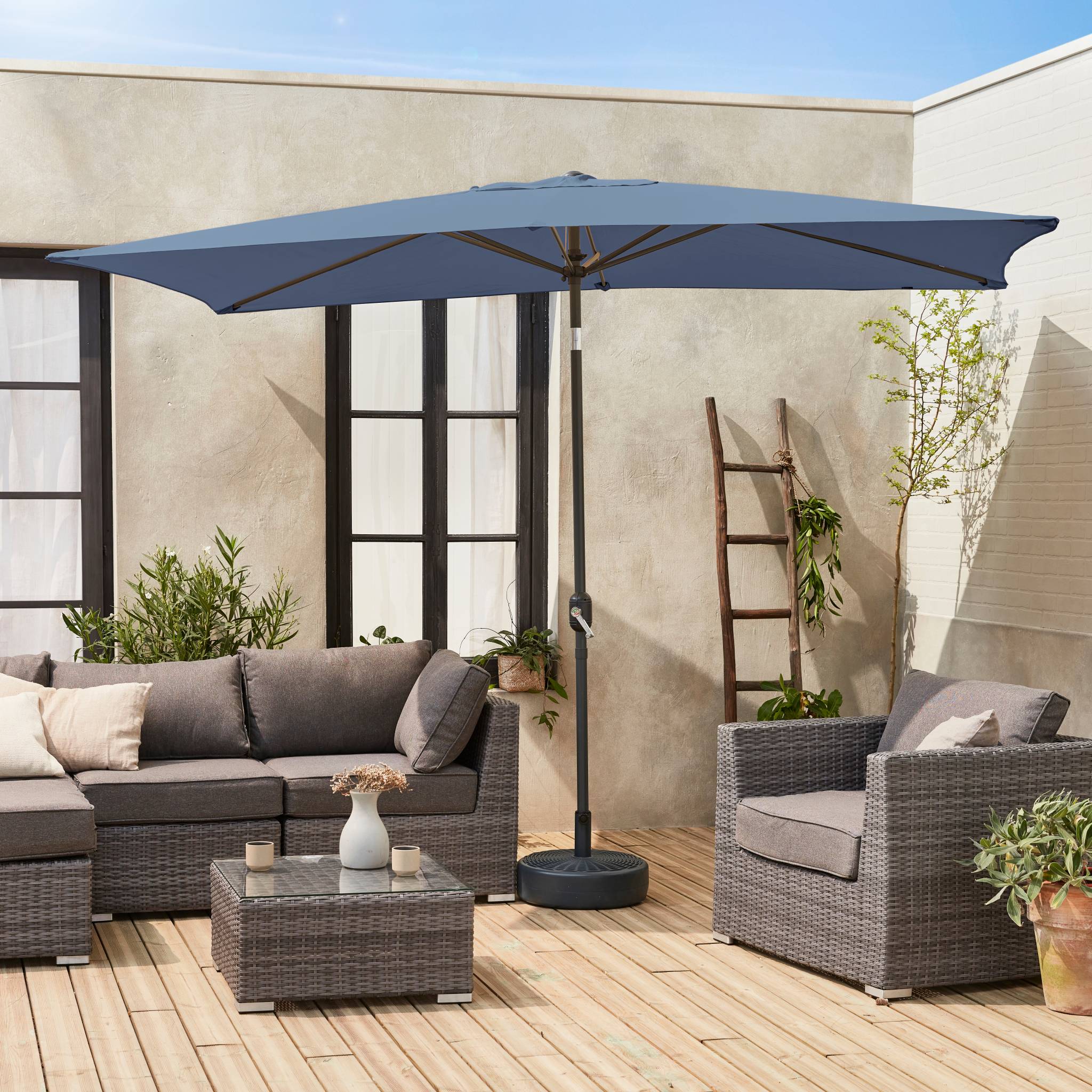 Parasol droit rectangulaire 2x3m - Touquet bleu grisé - mât central en aluminium orientable et manivelle d'ouverture - 2