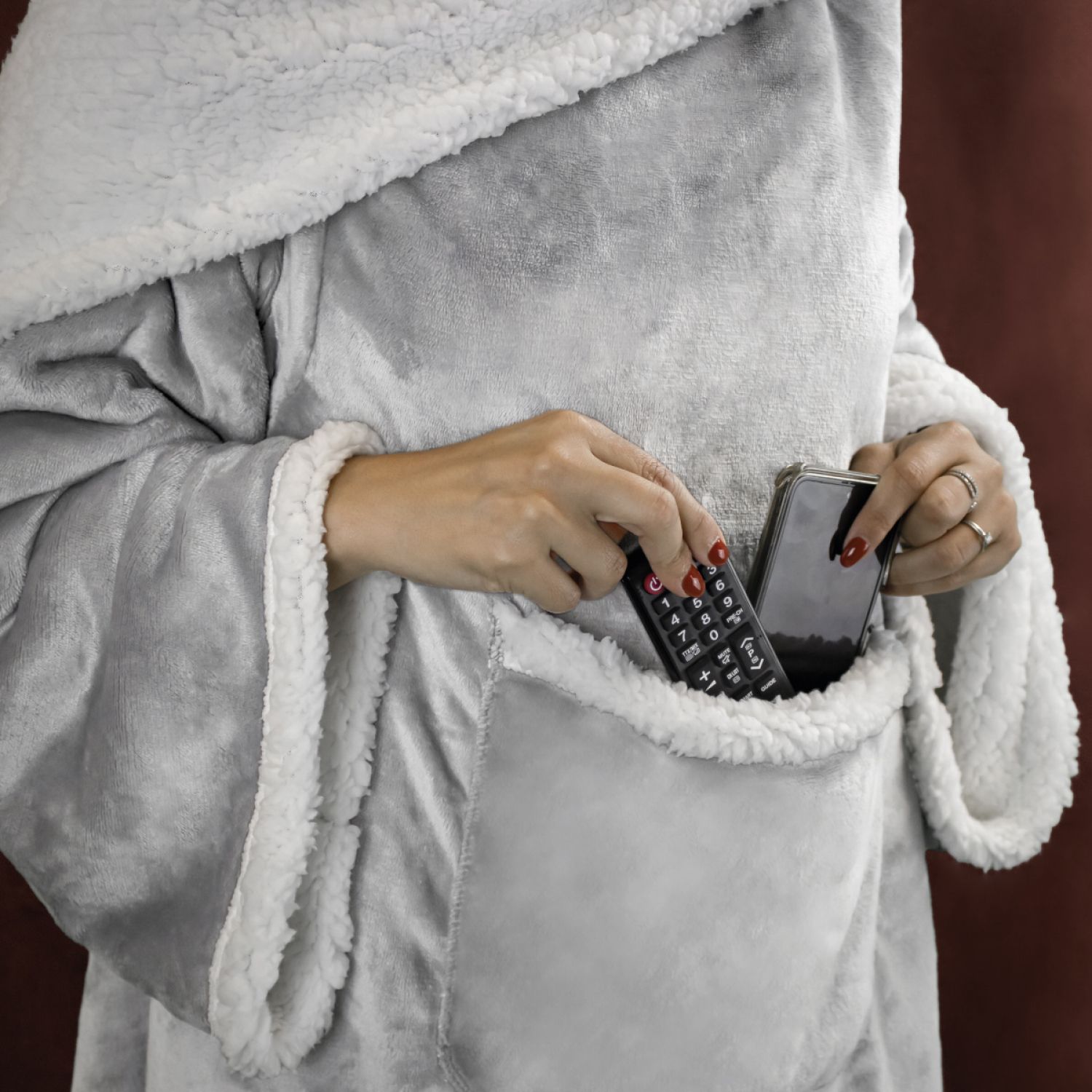 Couverture polaire, plaid intégral avec manches et poche - 140 x 210 cm - Sherpa et flanelle - Adulte - Gris - Vivezen - 4