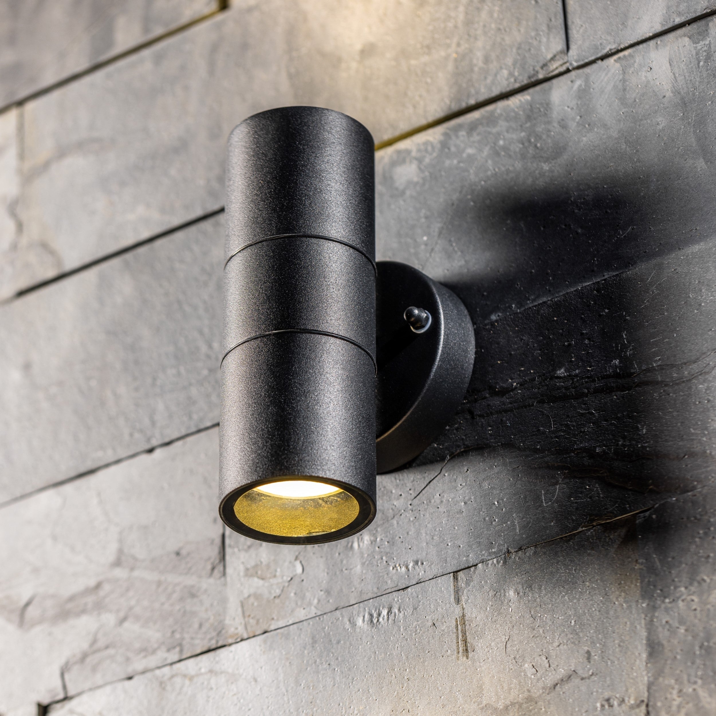 Luz LED De Pared Con Sensor De Movimiento | FirstChoiceLighting 30354 Acero Inoxidable IP44 – 4W Cálido