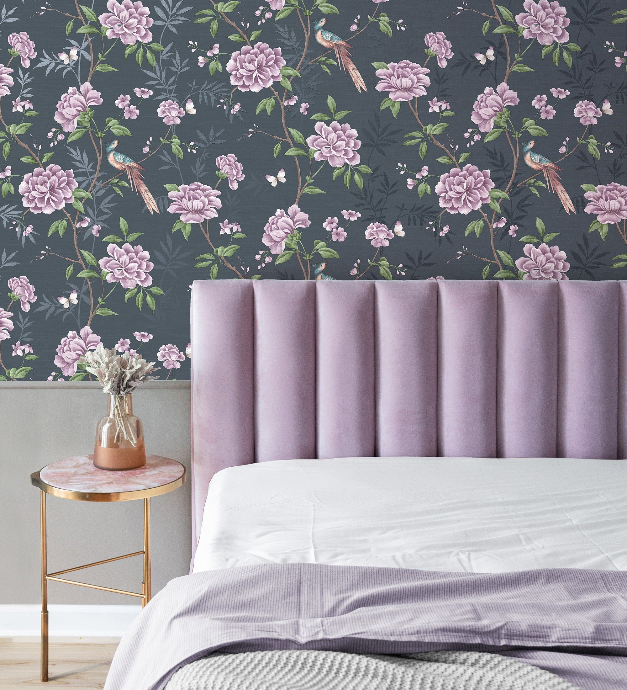 Papier peint d'oiseaux et fleurs sur fond texturé effect fibre végétale bleu - Nora Garden 681987 de GAULAN - Rouleaux de 10 m x 0,52 m - 5