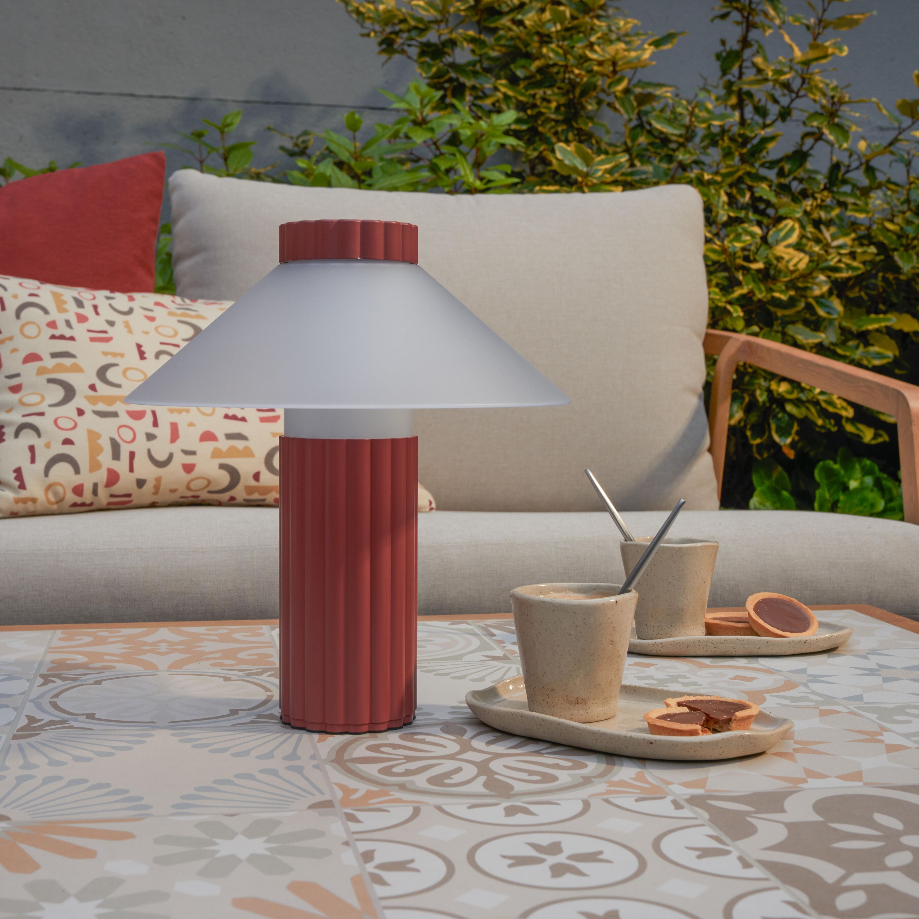 Lâmpada solar Doria 400 Lúmenes vermelha INSPIRE - 5