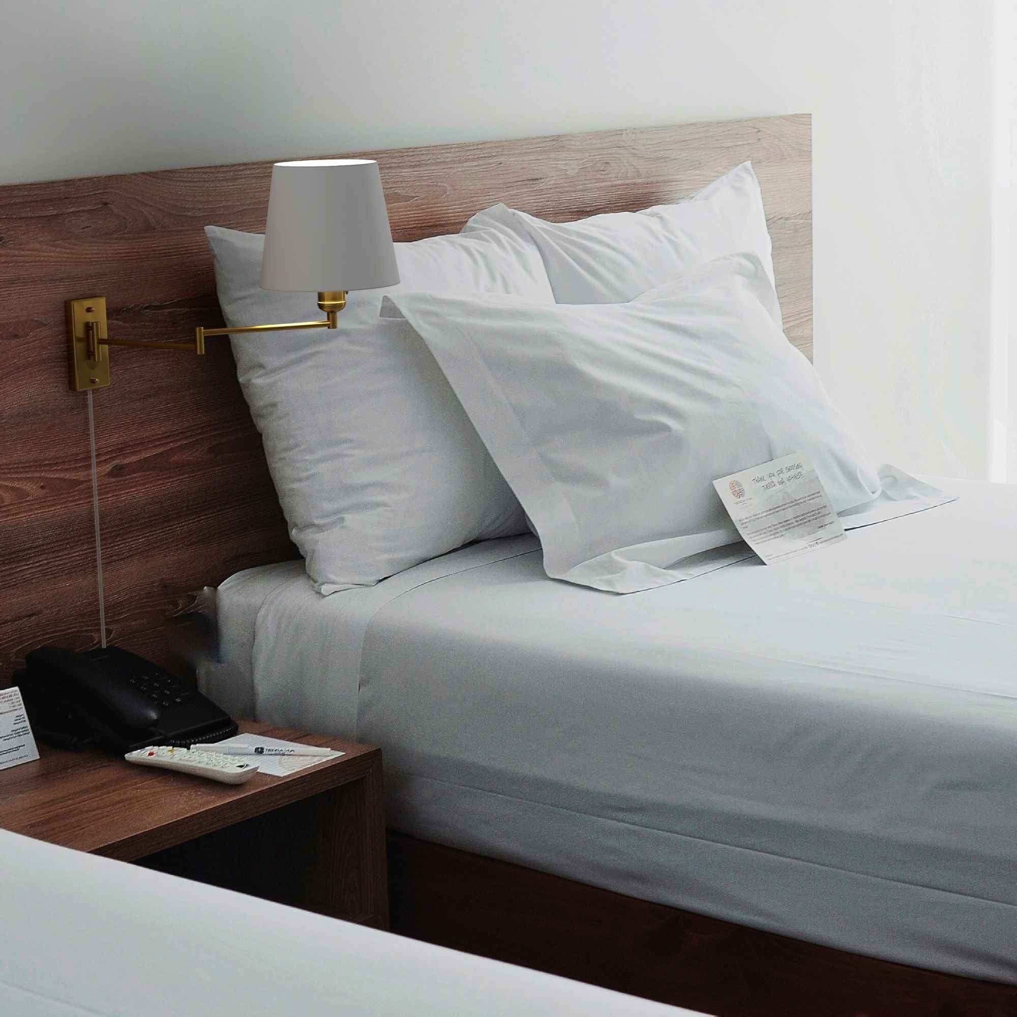 Aplique de parede com braço articulado e ficha 