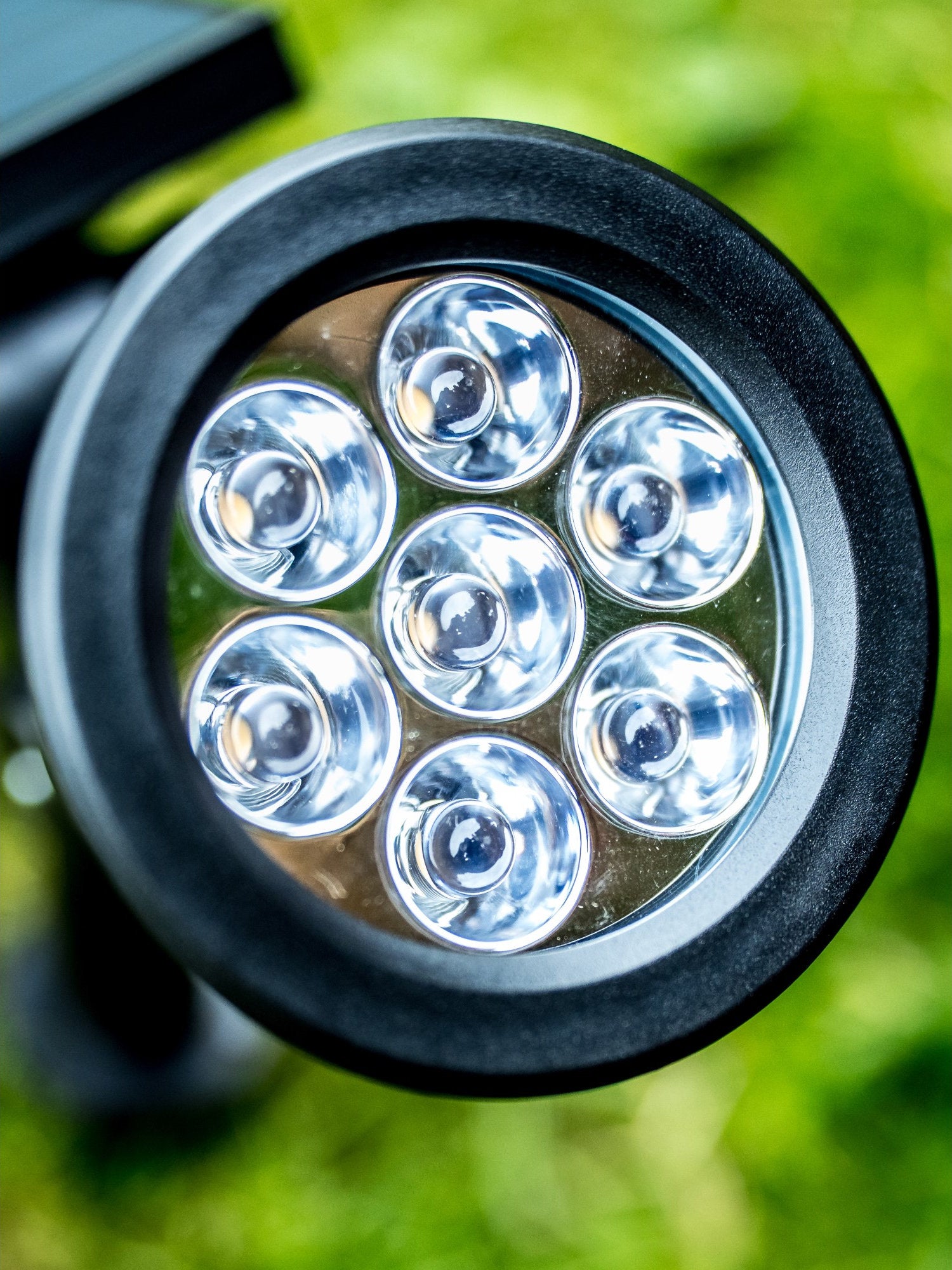 Spot Solaire Exterieur LED Iplux® Pro 240 lumens - Haute qualité - Durée de combustion 12 heures - 5