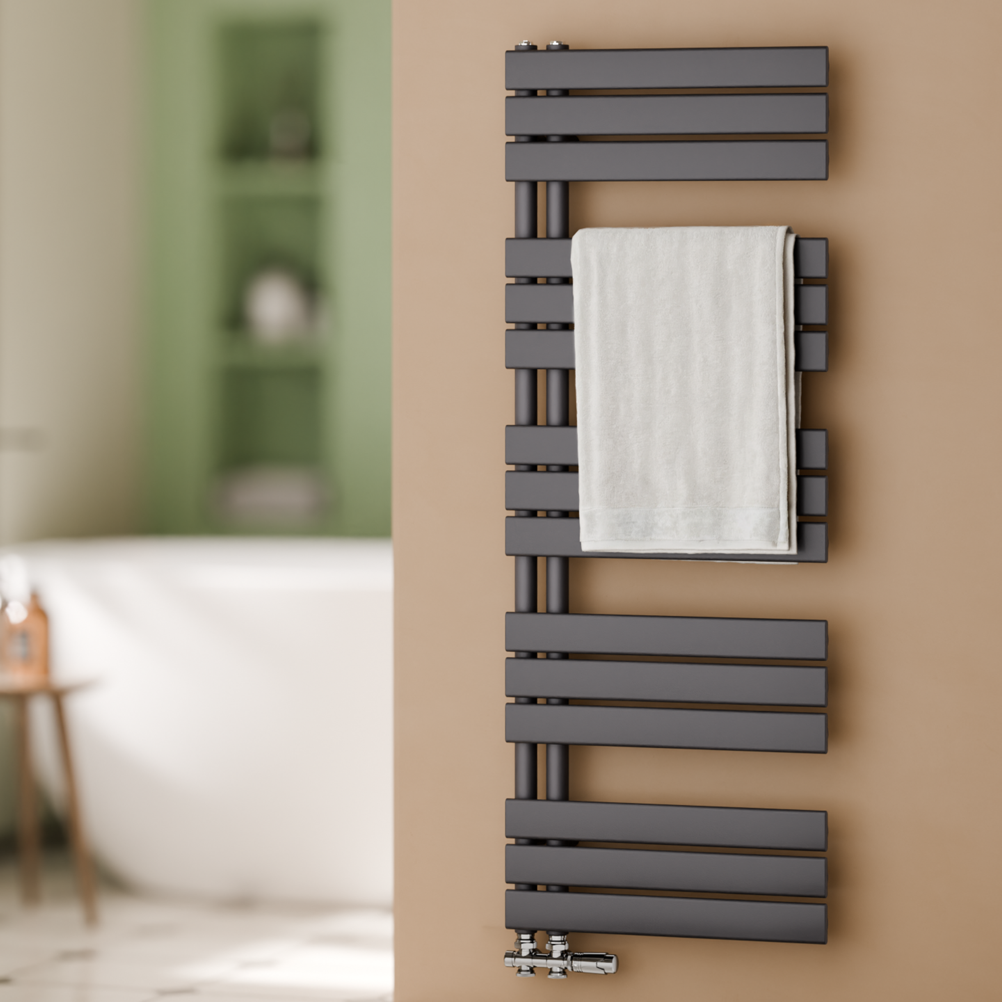 Grzejnik łazienkowy drabinkowy na ciepłą wodę - Stalowy z podłączeniem środkowym - Kolor antracytowy - Wymiary 1320 x 500 mm - Moc 695 W