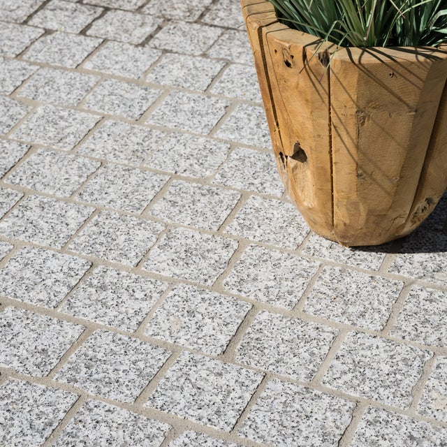 Pavé Granit Gris 10x10x8 cm (vendu au m² - 76 pavés/m²) - RO'MA NATURE