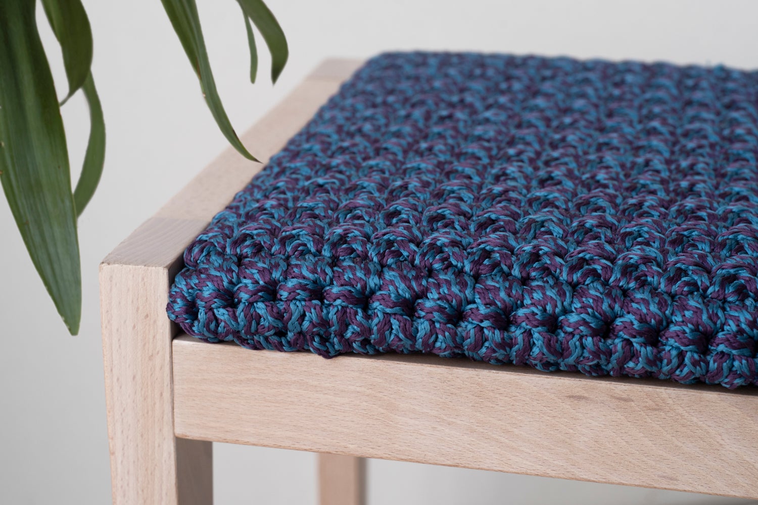 NIEBIESKI KWADRATOWY TABORET 36X40X45CM - 3