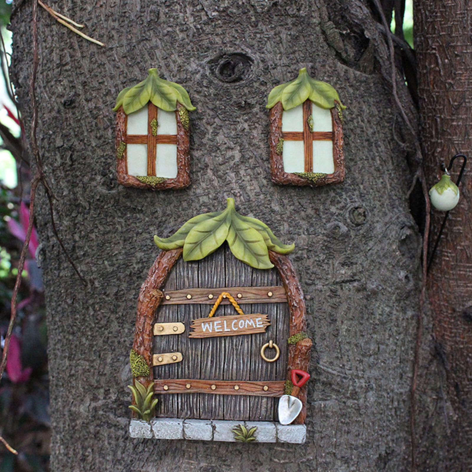 Porta Elfo e Finestra In Resina Fosforescente Miniatura Porta Fate Da Giardino Con 2 Finestre e 1 Porta, Luce Sentiero Che Brilla Nel Buio Porta Porticina Elfo Fate Giardino Fata Decorazione Esterna