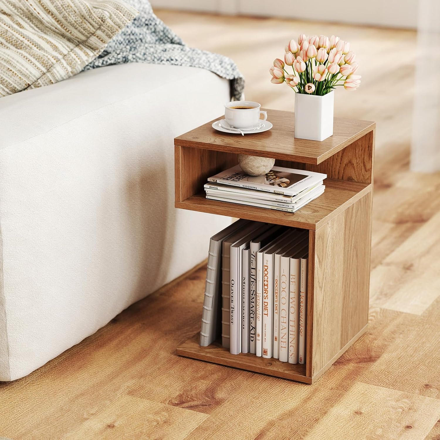 Table d'Appoint en Forme S, Bout de Canapé Salon avec 2 Casiers Ouverts, 3 Étagères Design Géométrique Compacte,pour Salon, Chambre, Naturel - 4