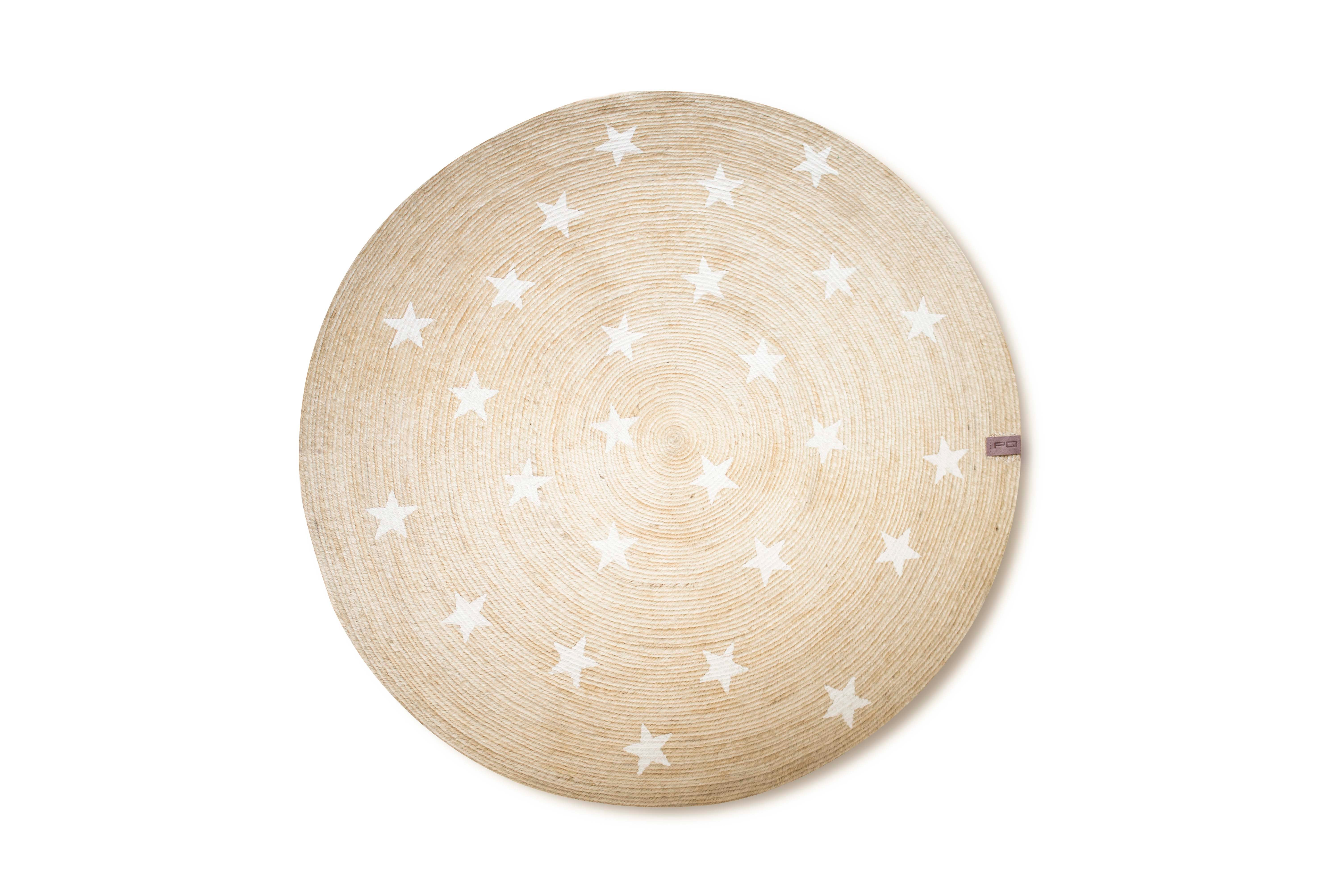 Okrągły Dywan Ø90 cm Ręcznie Wykonany – Styl Vintage Wybielany z Gwiazdami, Idealny do Pokoju Dziecięcego