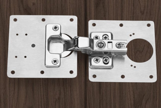 PIASTRA DI RIPARAZIONE per cerniere mobili ante cucina armadio pz. 2 PIASTRA DI RIPARAZIONE per cerniere mobili ante cucina armadio pz. 2