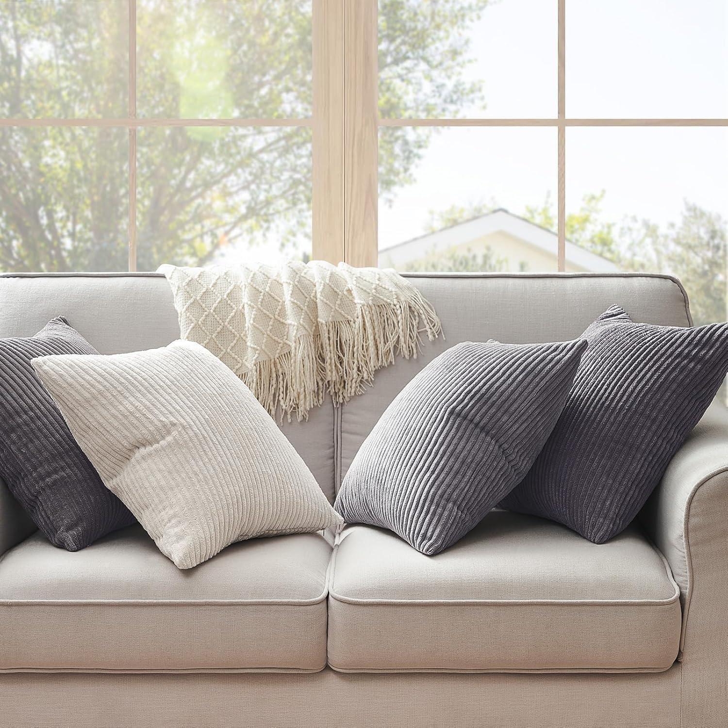 Lot de 4 housses de coussin 45x45 cm en velours côtelé gris dégradé ...