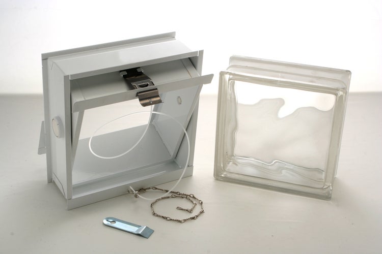 Finestra/telaio per ventilazione, ribaltabile e basculante per 1 mattone di vetro misura cm 19x19x8. Dimensioni: cm 21,5x22,5x8 - 3