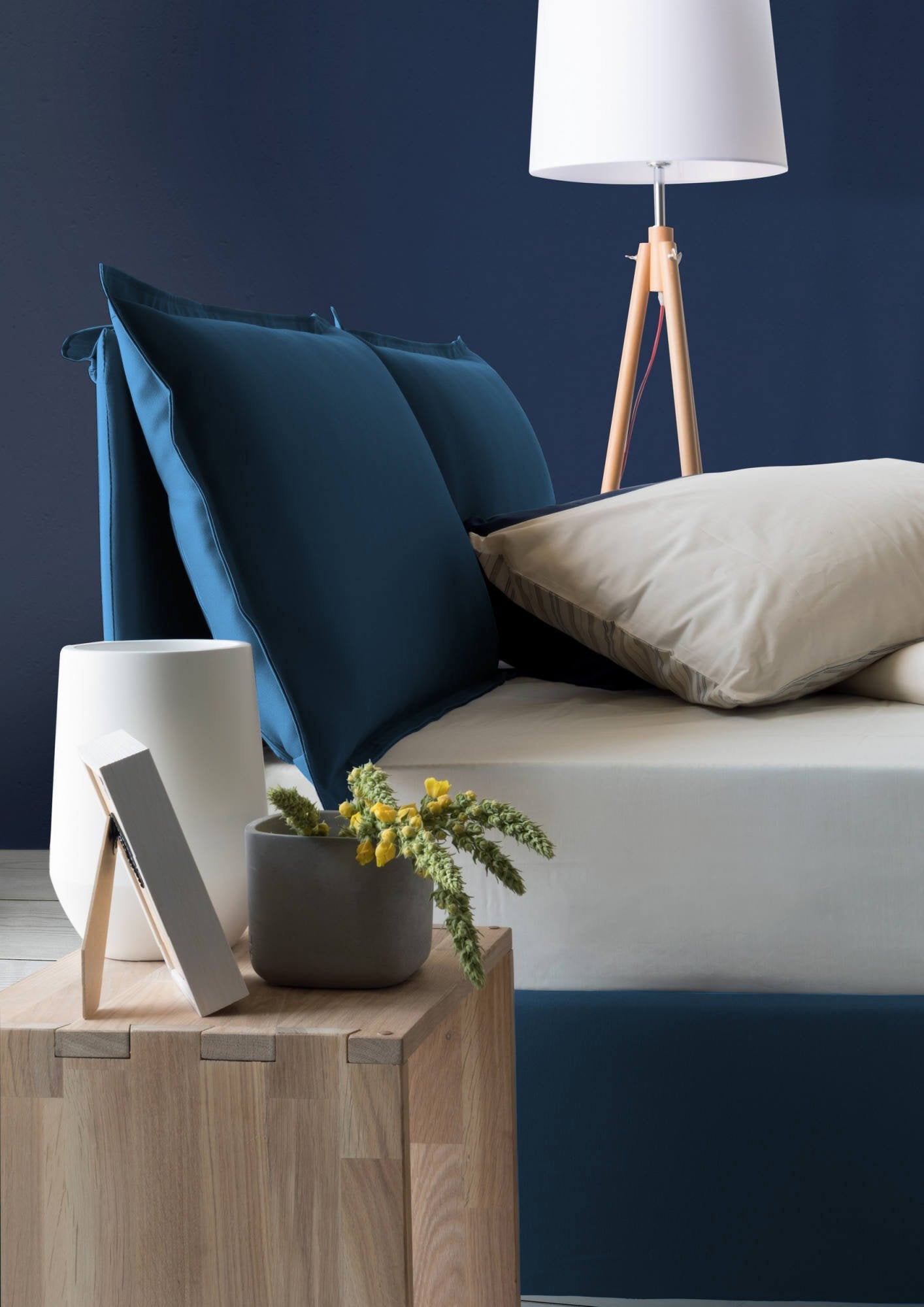 Lit double Silvia, Lit coffre en tissu, Ouverture frontale, avec matelas 140x190 cm inclus, 100% Made in Italy, Bleu - 4