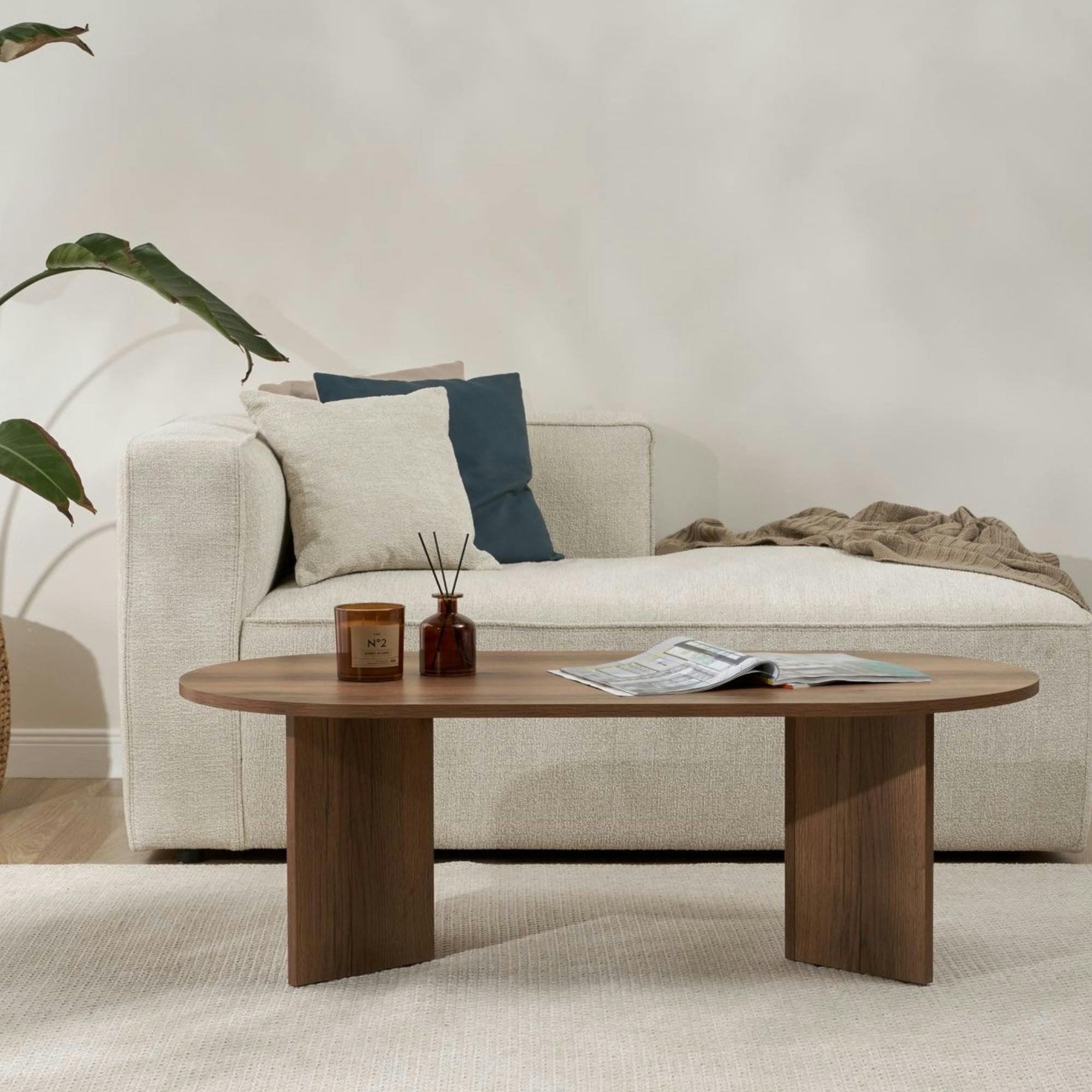 Table basse ovale effet noyer foncé - pieds en V MARFA - 2