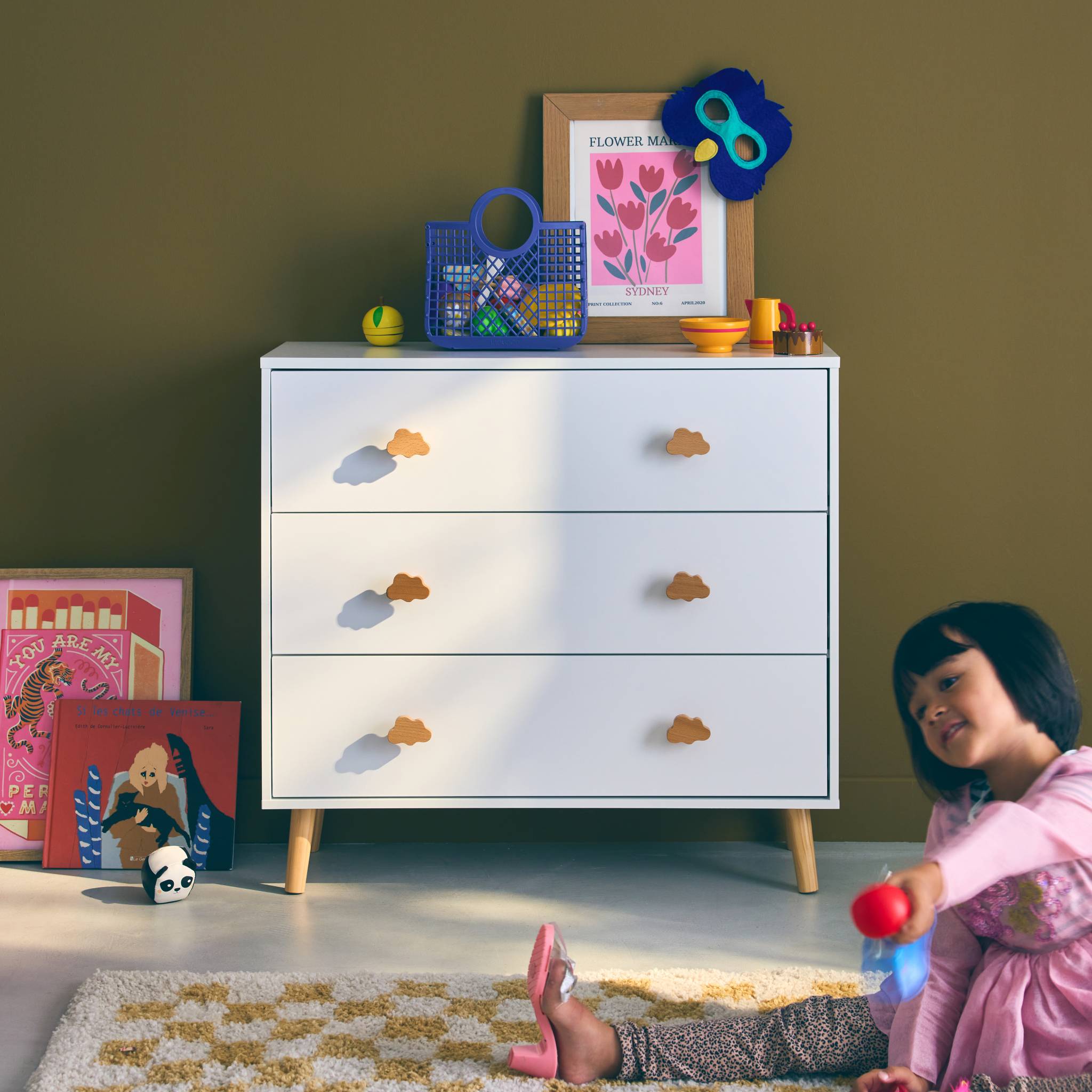 Commode enfant. décor bois. blanc. 3 tiroirs. pieds et poignées nuage en pin NEPHOS - 4