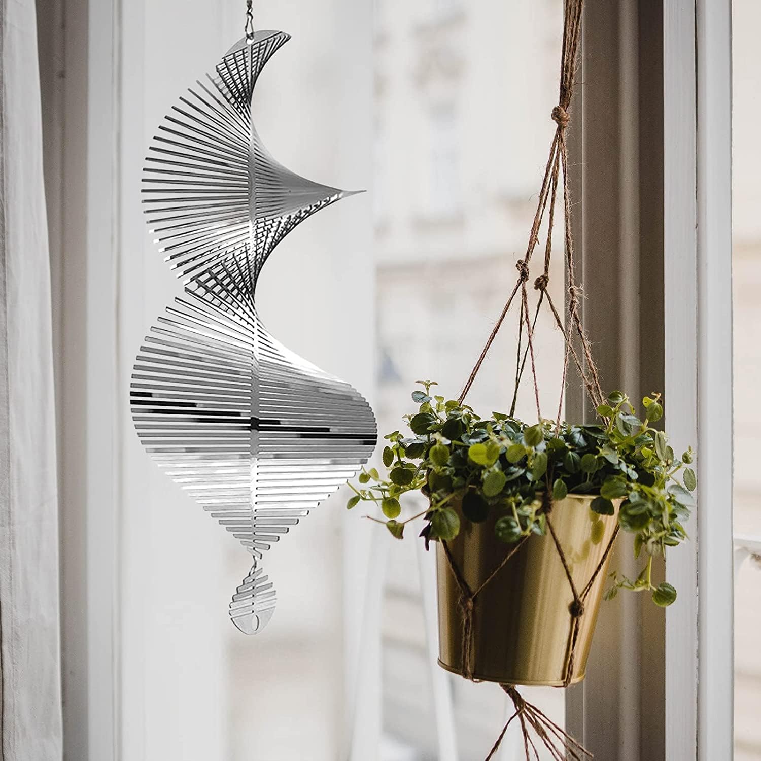 Moulin à vent ovale en métal en spirale, carillon éolien 3D, rotation à 360 °, attrape-soleil suspendu à un arbre pour salon, fenêtre, couloir, décora - 3
