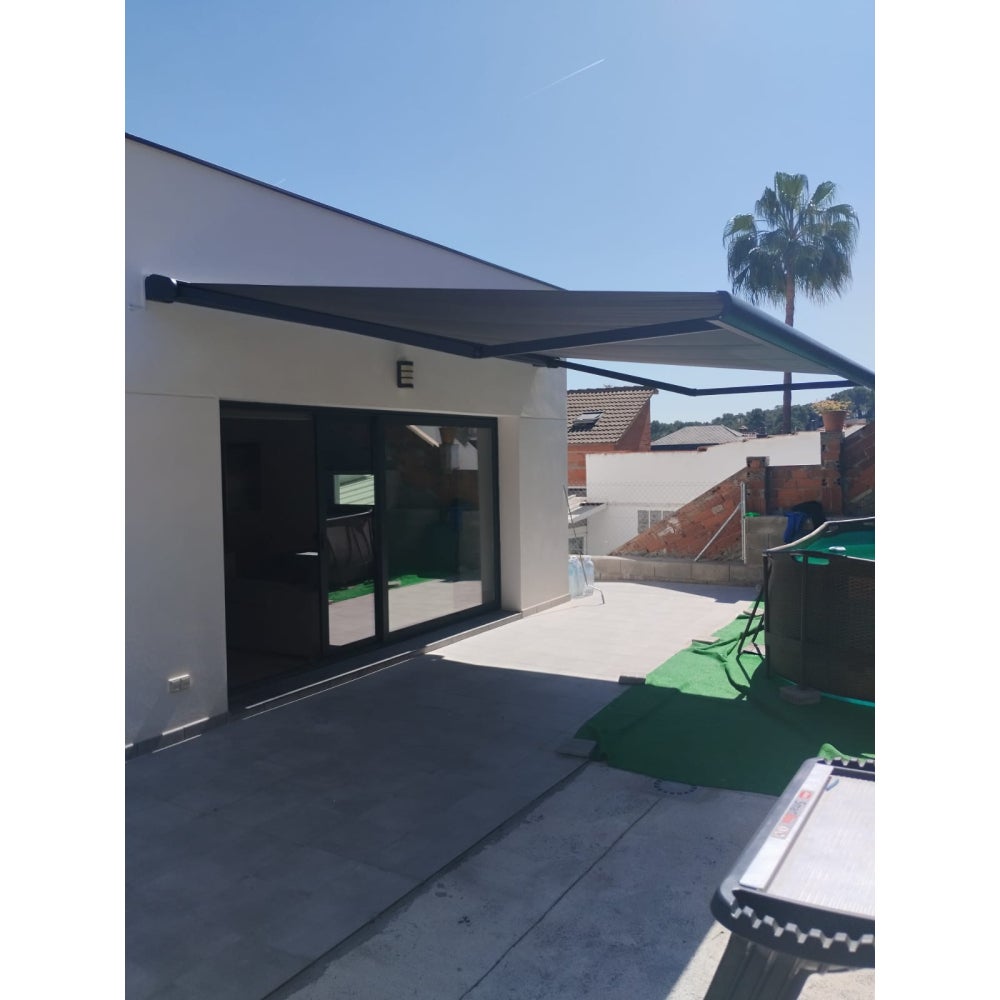 Toldo cofre samoa de 5 m x 3,5 m con motor, mando a distancia y sistema de emergencia (ses128 - gris)