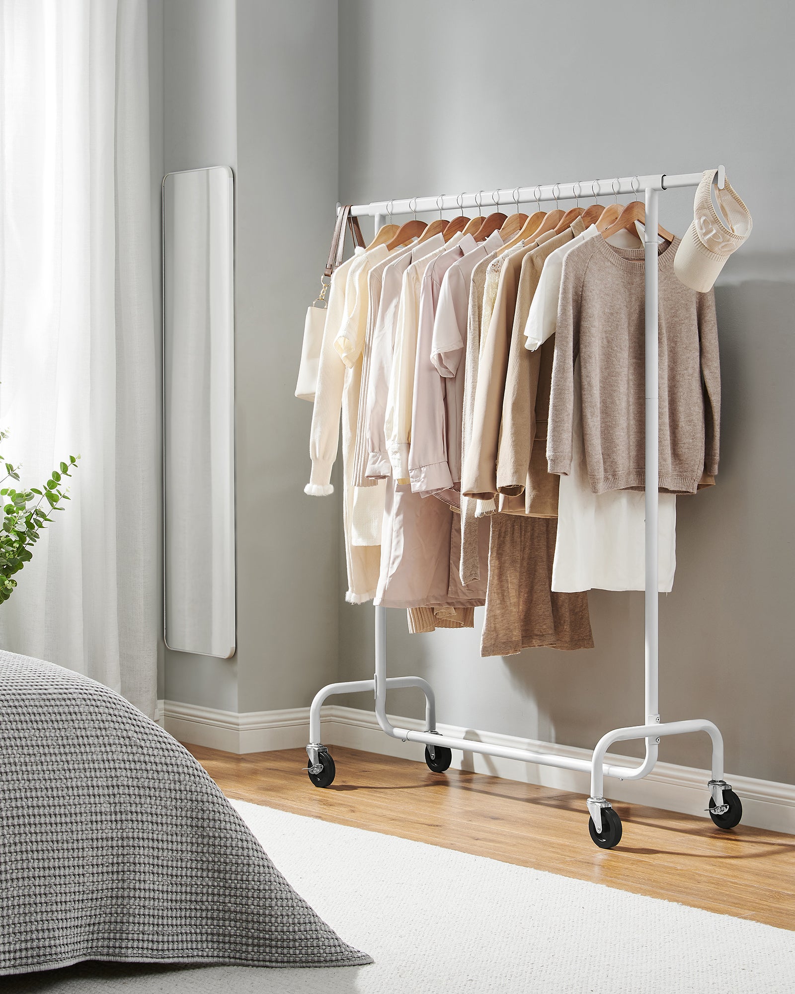 Portant à Vêtements avec Roulettes, Tringle Extensible pour Charge Lourde, Capacité de Charge 130kg, Porte-manteau pour Vêtements, en Métal, Blanc Mat - 3