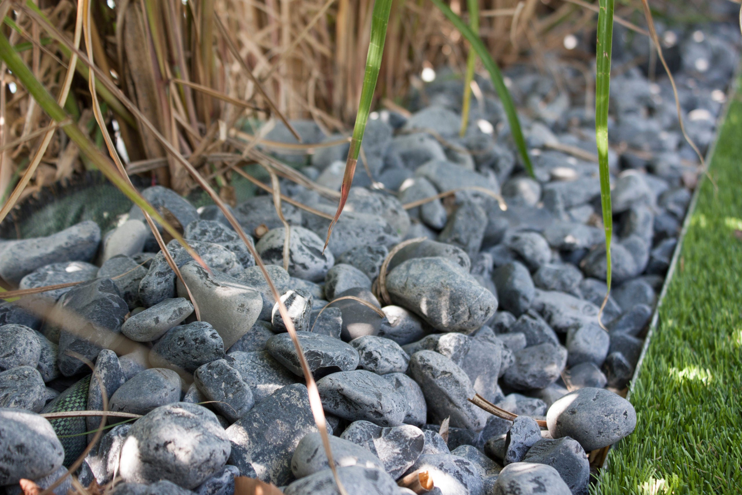 Galet roulé noir ebano 25/40 en big bag d'1T | Leroy Merlin