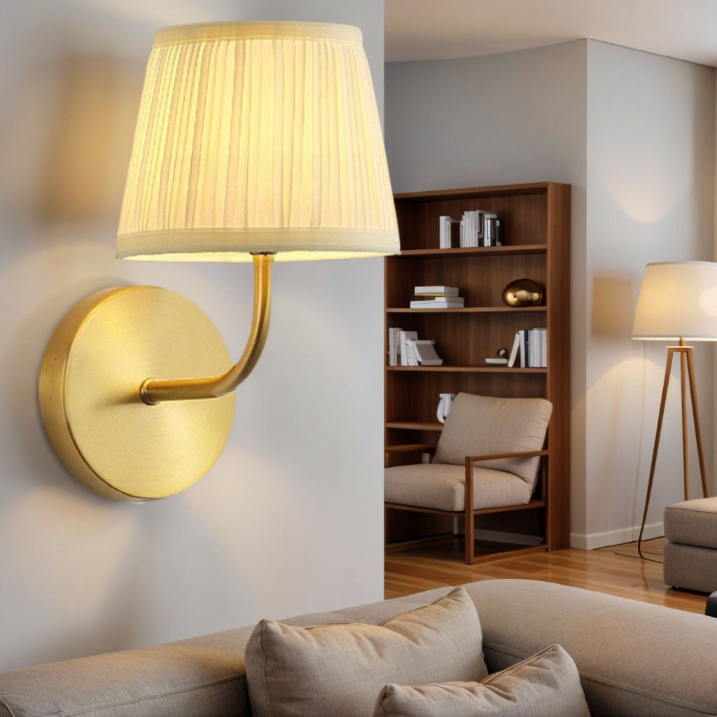 Nowoczesna lampa ścienna, lampa wewnętrzna z plisowanym abażurem, lampa na toaletkę, lampa ścienna do sypialni, 220 V, gwint E27 (złota)