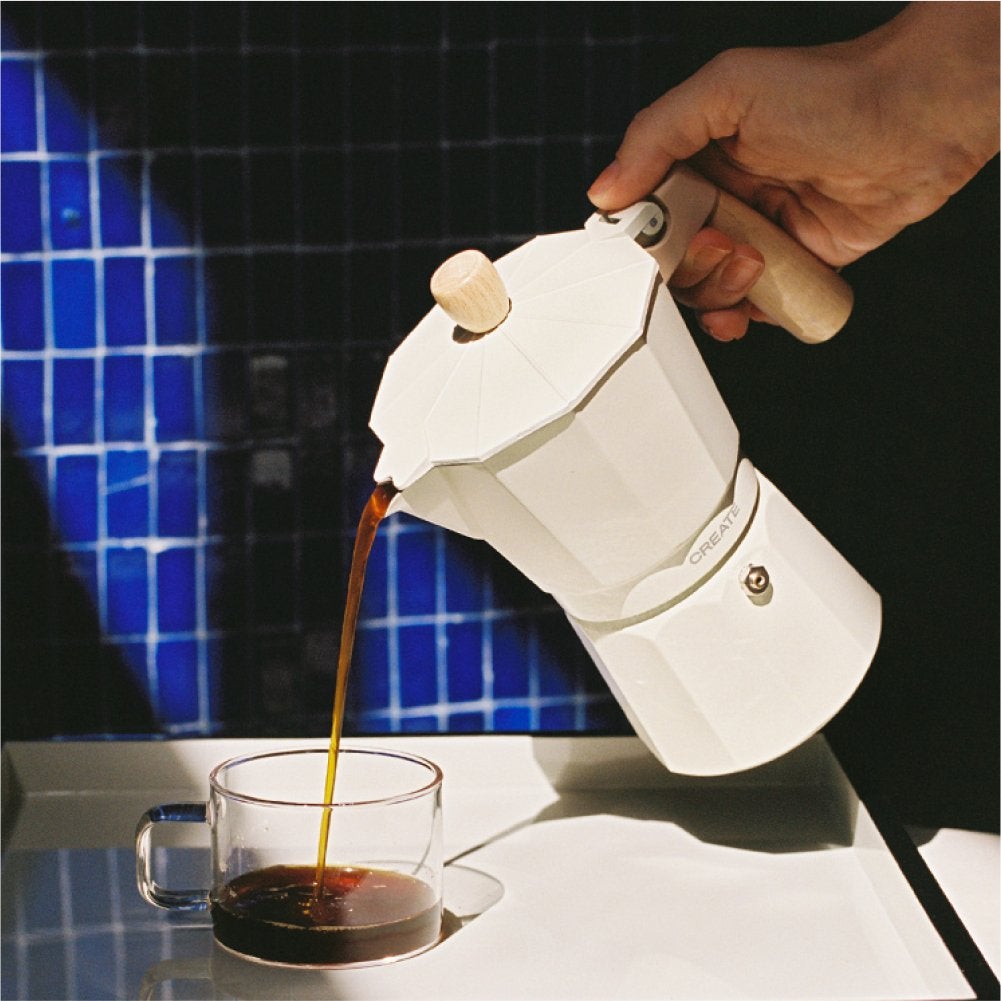 CREATE / THERA MOKA ELECTRIC/Cafetera italiana eléctrica blanco roto/Función de mantener caliente, 300 ml, capacidad de 6 tazas, retiene el calor, base 360º, fácil de limpiar y libre de BPA, 480W