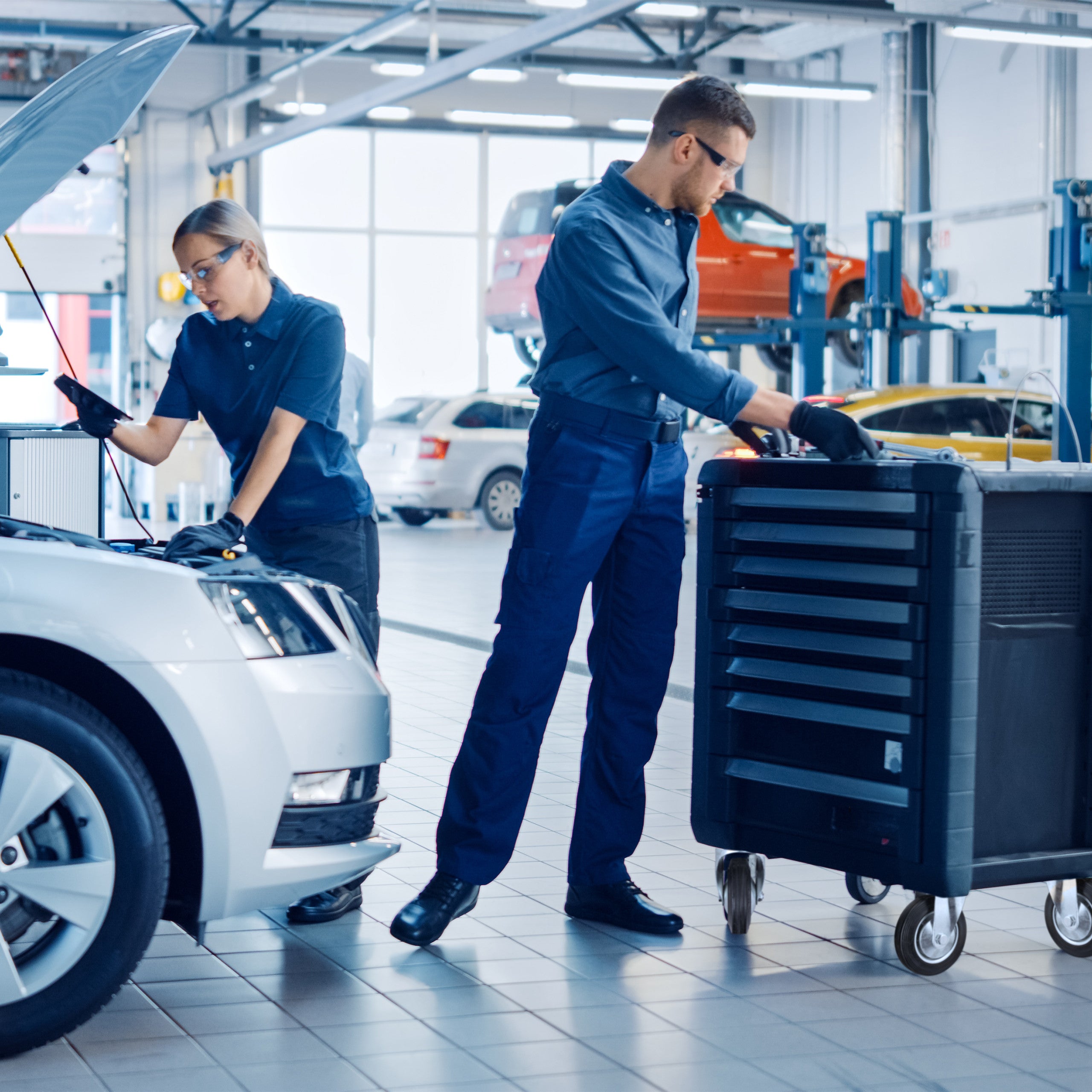 Roues charge lourde jeu de 4, pivotent à 360°, roulement à billes, 2 freins, 280 kg, 100mm, noires, Relaxdays - 2