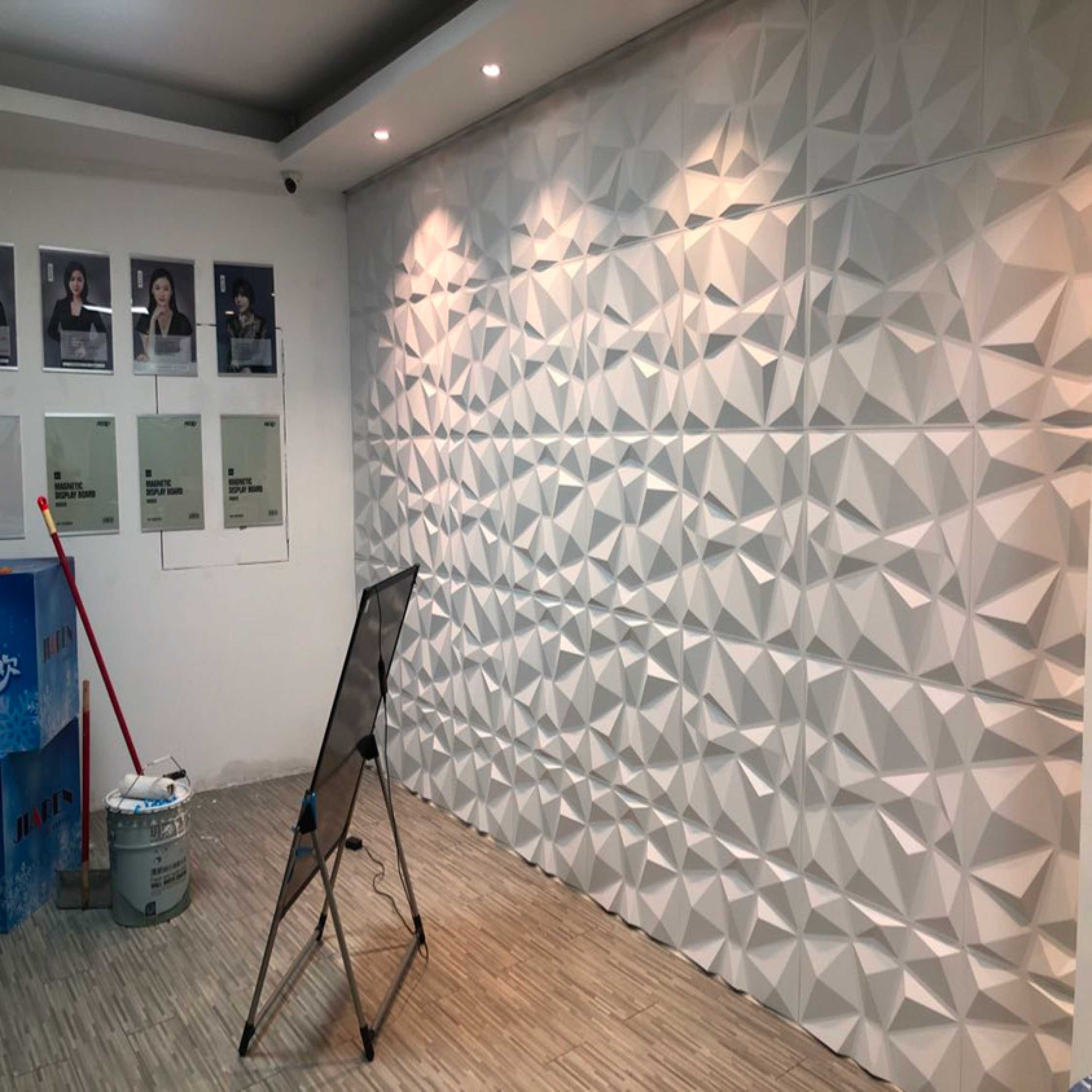 Panneau mural isolant décoratif en PVC 3D ultra résistant DIAMOND 590 x 590 cm (6,99 €) - 3