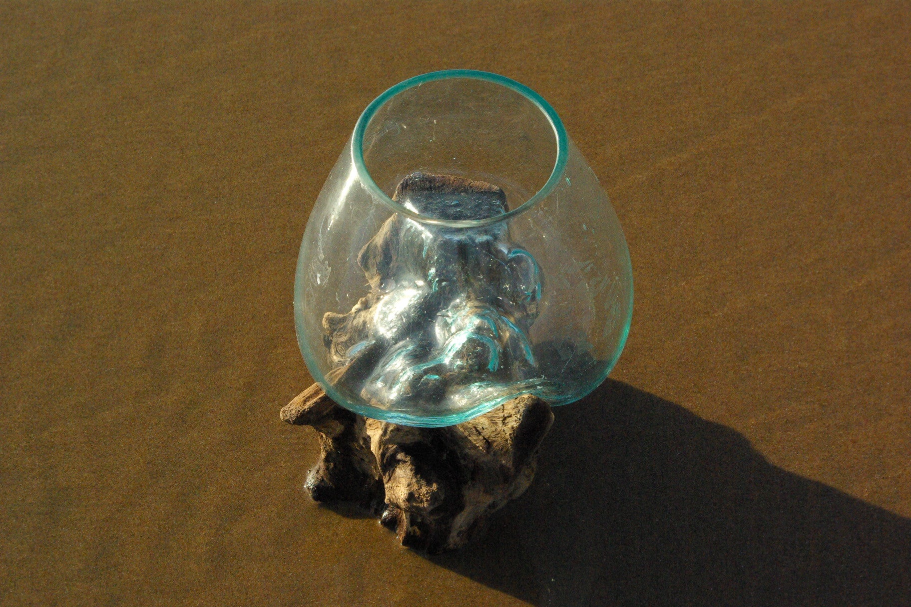 vase ou aquarium en verre soufllé sur racine de bois, hauteur environ 25cm, modèle unique - 4