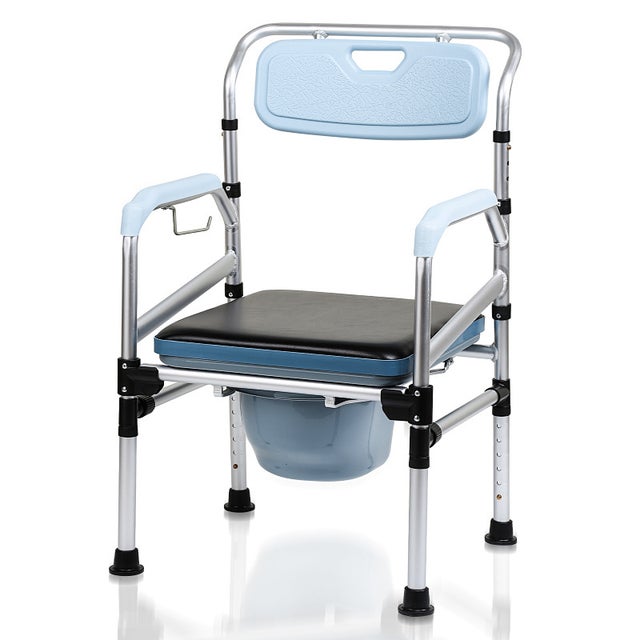 chaise percée Dispose d'un réglage en hauteur à six positions avec un dossier antidérapant, offrant une stabilité robuste à la base.