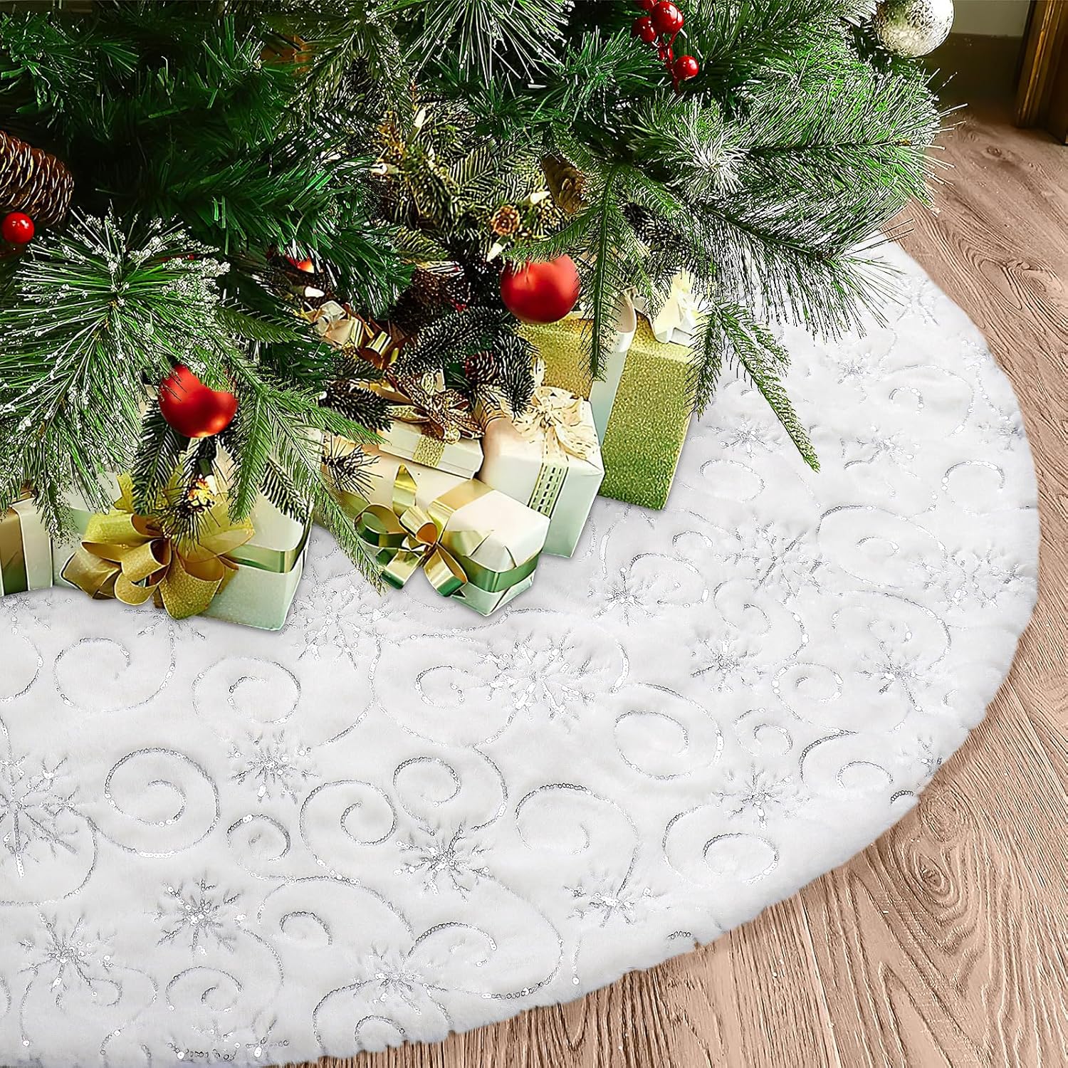 Lewondr Gonna per Albero di Natale, 66CM Collare per Albero di Natale con Fiocchi di Neve di Paillettes, Copertura Base Alberi di Natali Decorazione Natalizia per Festa Casa, Bianco & Oro