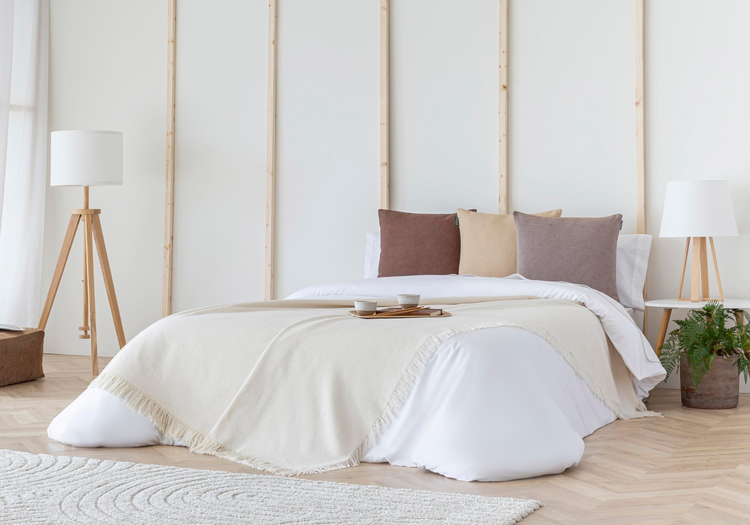 Todocama, Copriletto multiuso per divano, coperta in pile, plaid per letto, copriletto, prodotto in Spagna, in tinta unita (230 x 260 cm, panna) - 3