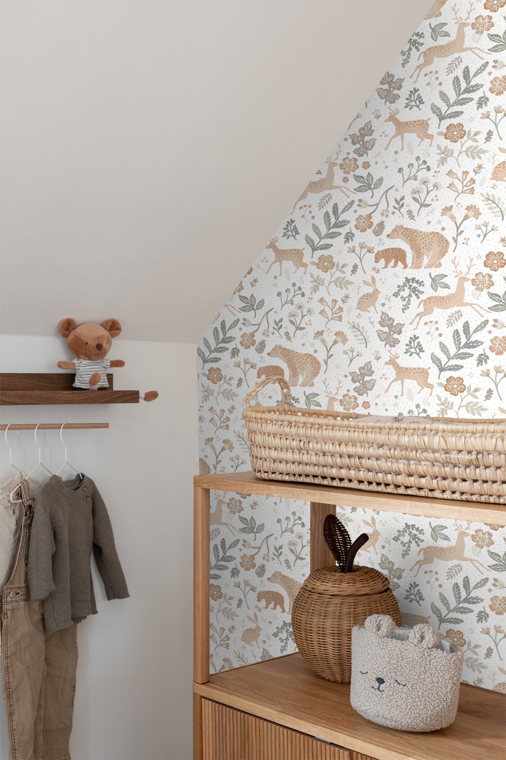 Papier peint forêt avec des animaux de la forêt vert grisé, beige et blanc - 53 cm x 10.05 m - ESTAhome - 4