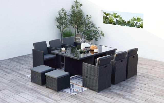 Table et chaises 10 places encastrables en résine noir-gris MONACO