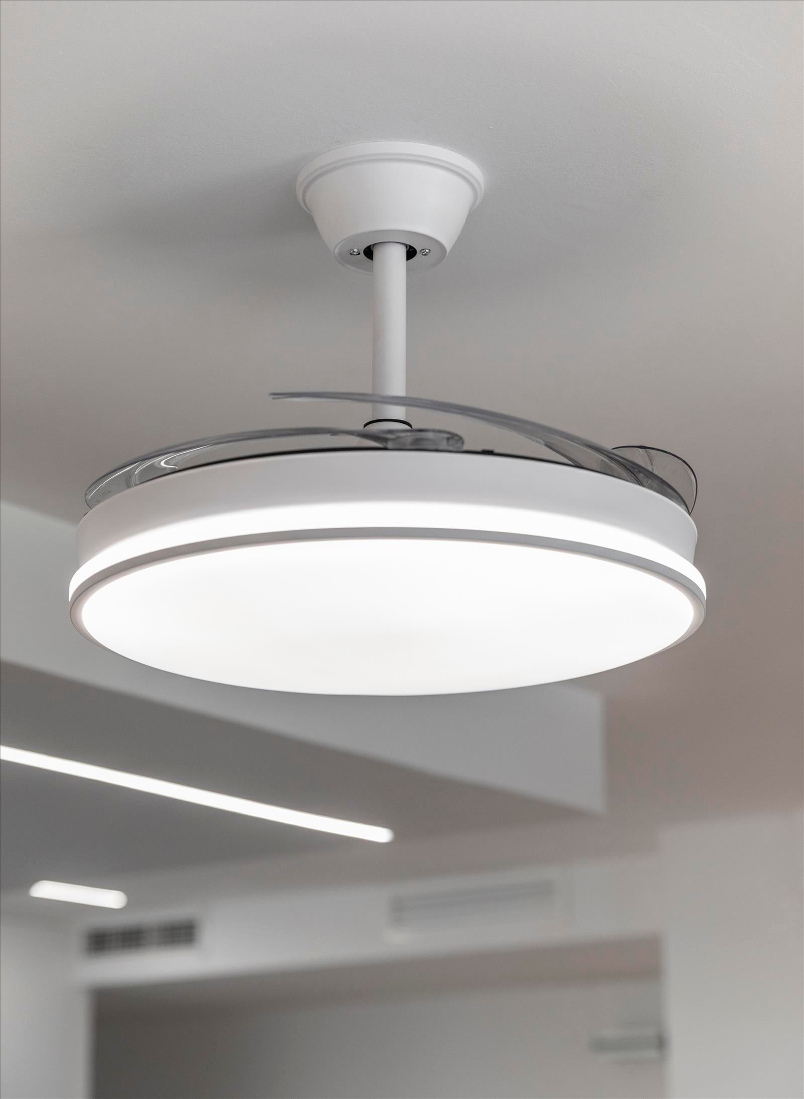 Ventilador de Techo con Luz COSMOS Blanco – Aspas Retráctiles, Motor DC, 6 Velocidades, Mando a Distancia, Ø50 cm - 4