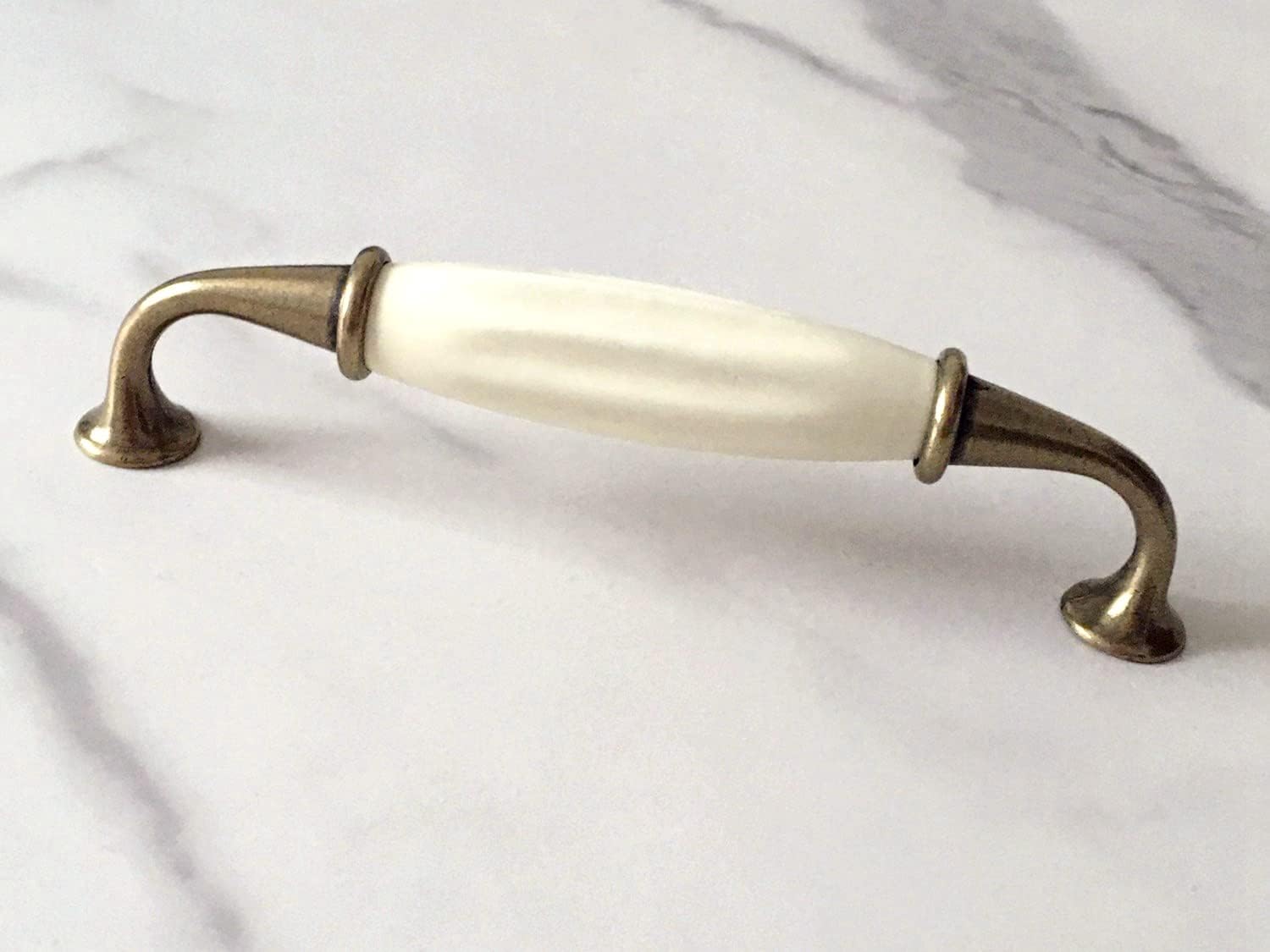 Lot de 2 poignées de porte en céramique dorée, poignées de tiroir, poignées de porte d'armoire de cuisine, distance des trous 128 mm avec vis - 4