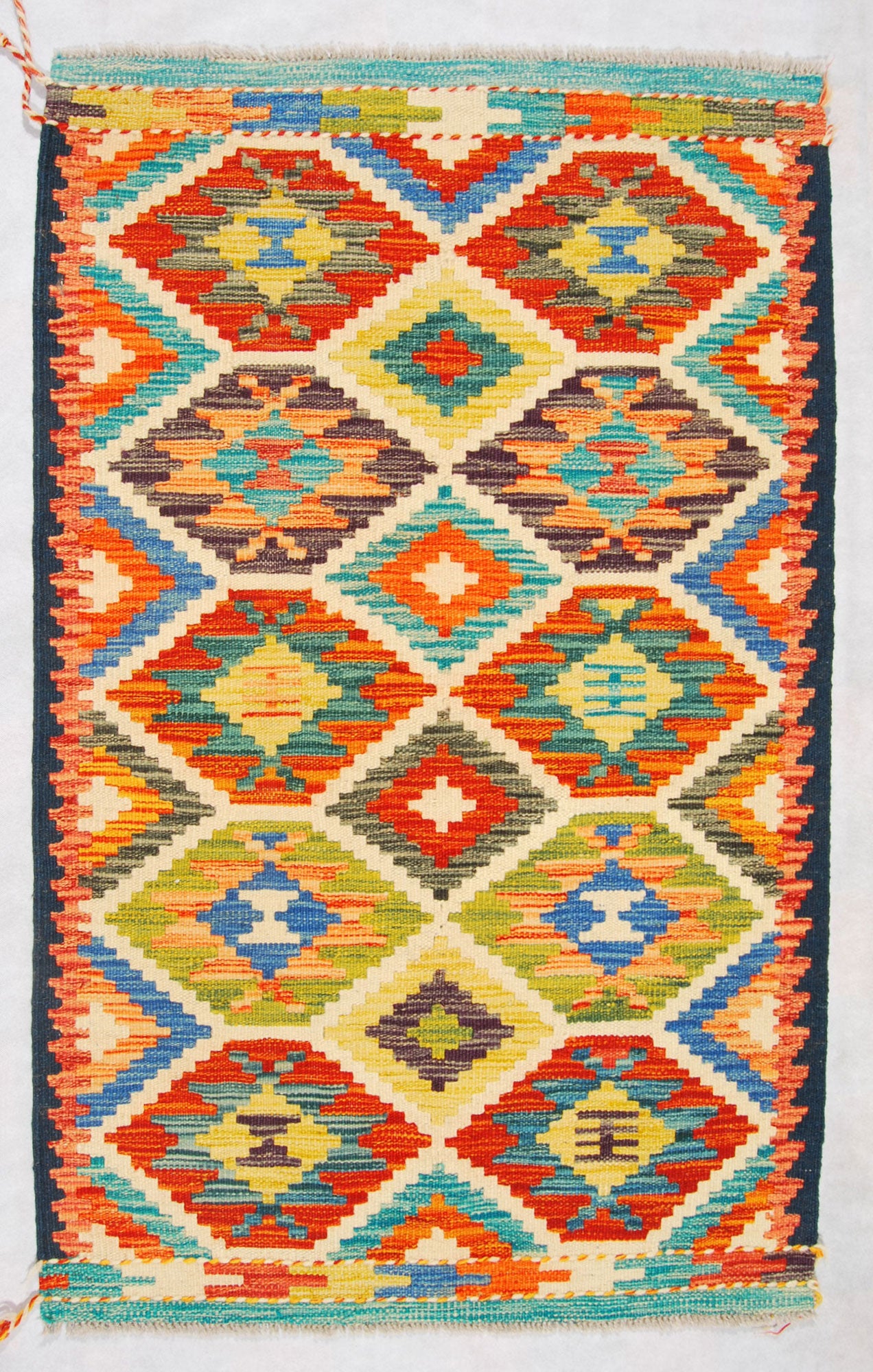 Oryginalny ręcznie robiony dywan, wymiary: 125x82, z certyfikatem autentyczności GalleriaFarah1970