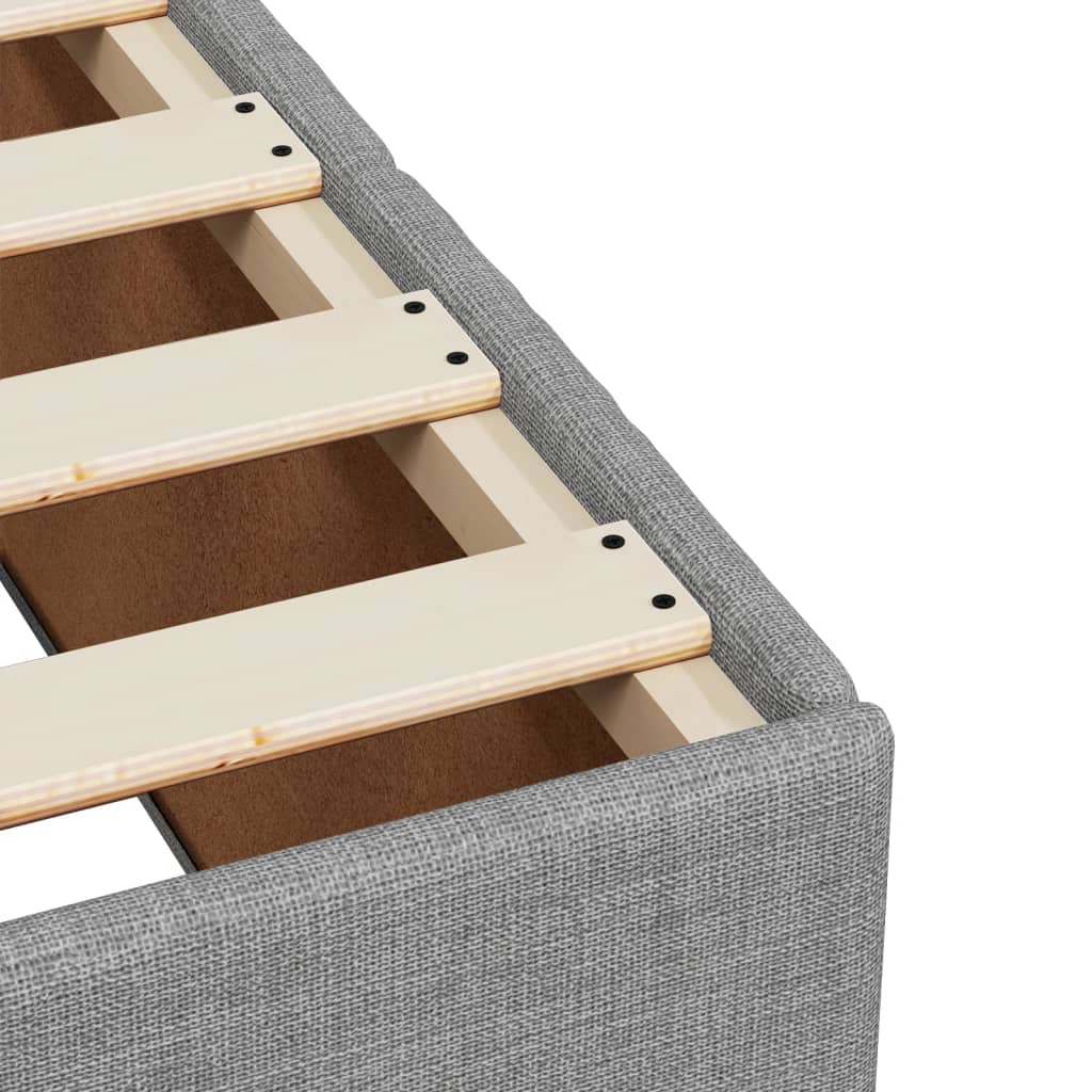 Cadre de lit sans matelas gris clair 200 x 200 cm en tissu - 7