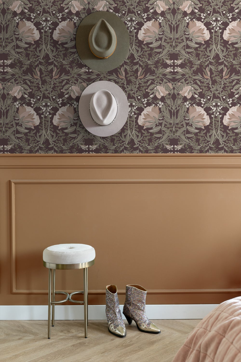 Papier peint fleurs vintage de style art nouveau violet aubergine - 50 x 900 cm - ESTAhome - 6