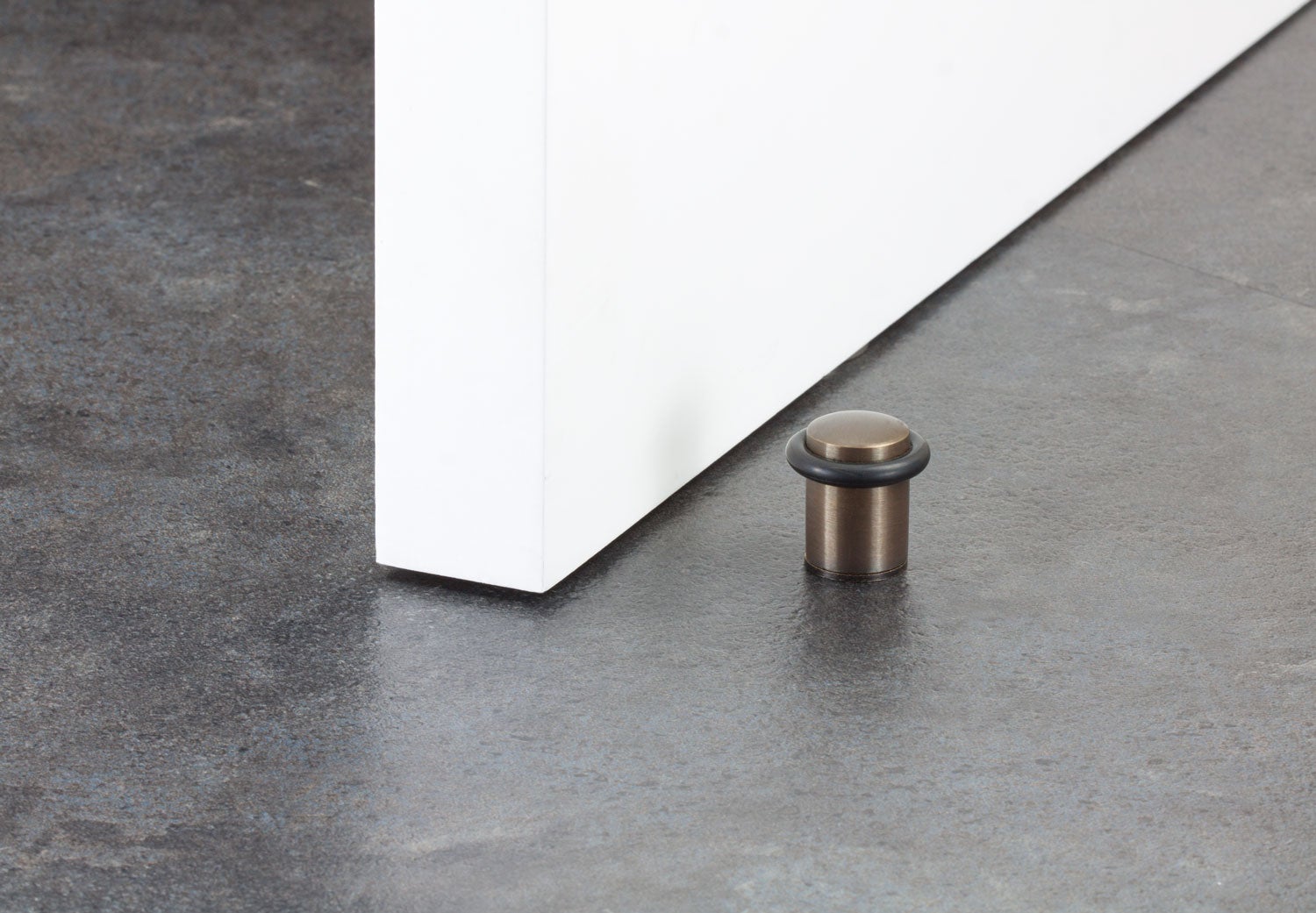 Butoir de porte 20 x 30 mm pour sol, laiton rustique avec caoutchouc de protection, montage à vis, EVI Herrajes - 3