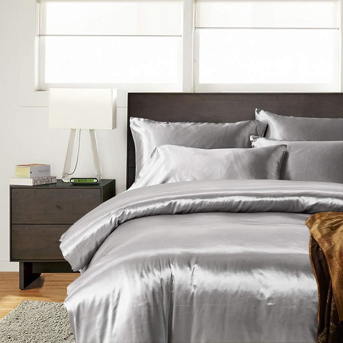 Lot de 2 taies d'oreiller en Satin, Microfibre Housse d'oreiller Doux Prend Soin de Votre Peau et Antichute de Cheveux,Gris, 50 x 76 cm - 5