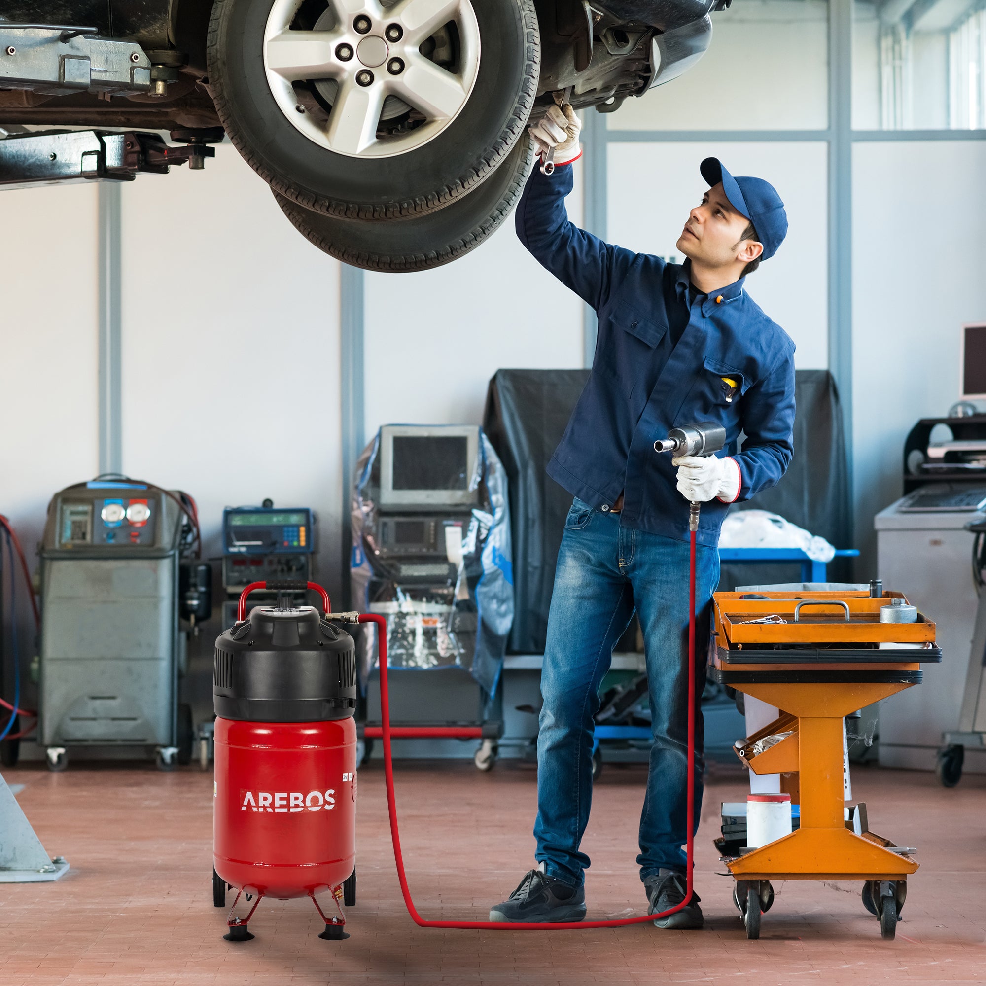 AREBOS Compresseur d'air avec kit d'accessoires 13 pièces mobil Sans huile Arrêt automatique Capacité : 30 litres - 2