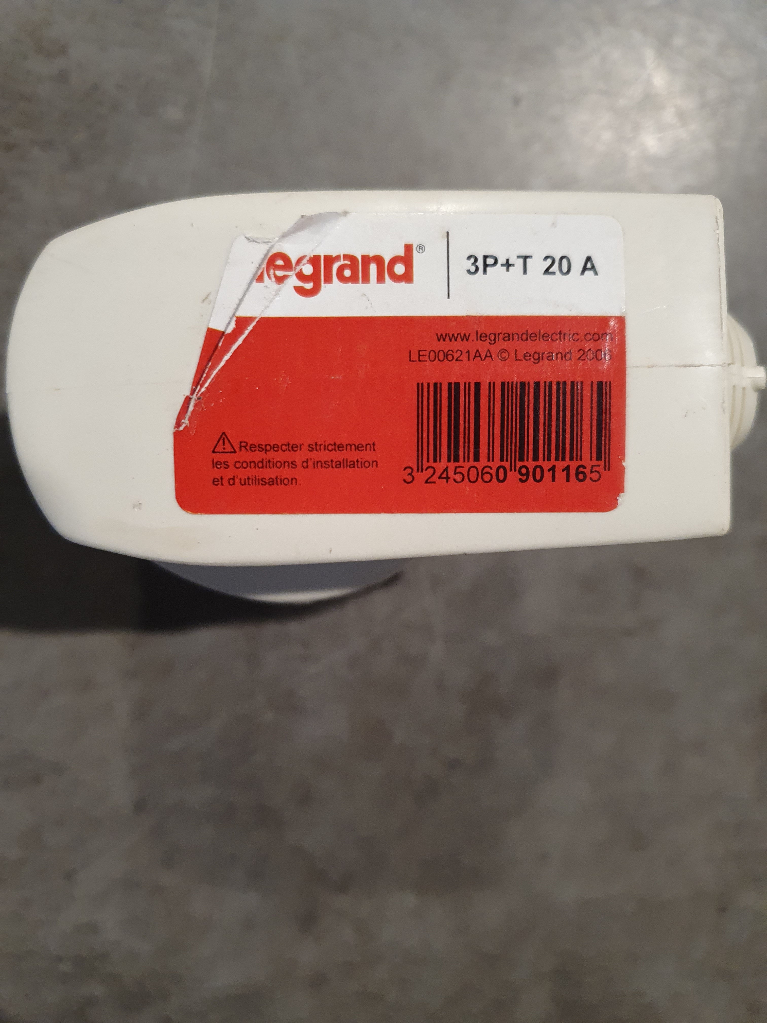 Fiche mâle coudée - 3 phases + terre - 20 A - blanc LEGRAND - 2