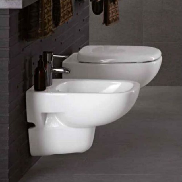 Sanitari bagno Geberit Fantasia 2 sospesa rimfree > vaso bidet sedile e staffe