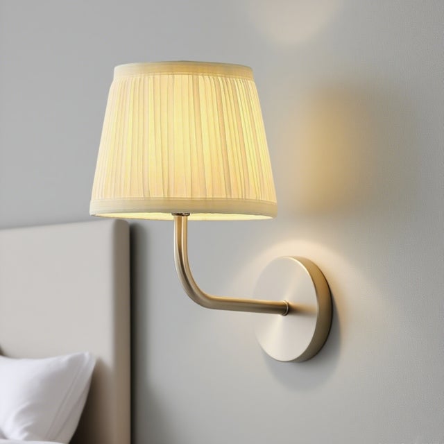 Nowoczesna lampa ścienna, lampa wewnętrzna z abażurem, lampa na toaletkę, lampa ścienna do sypialni, 220 V, gwint E27 (srebrna)