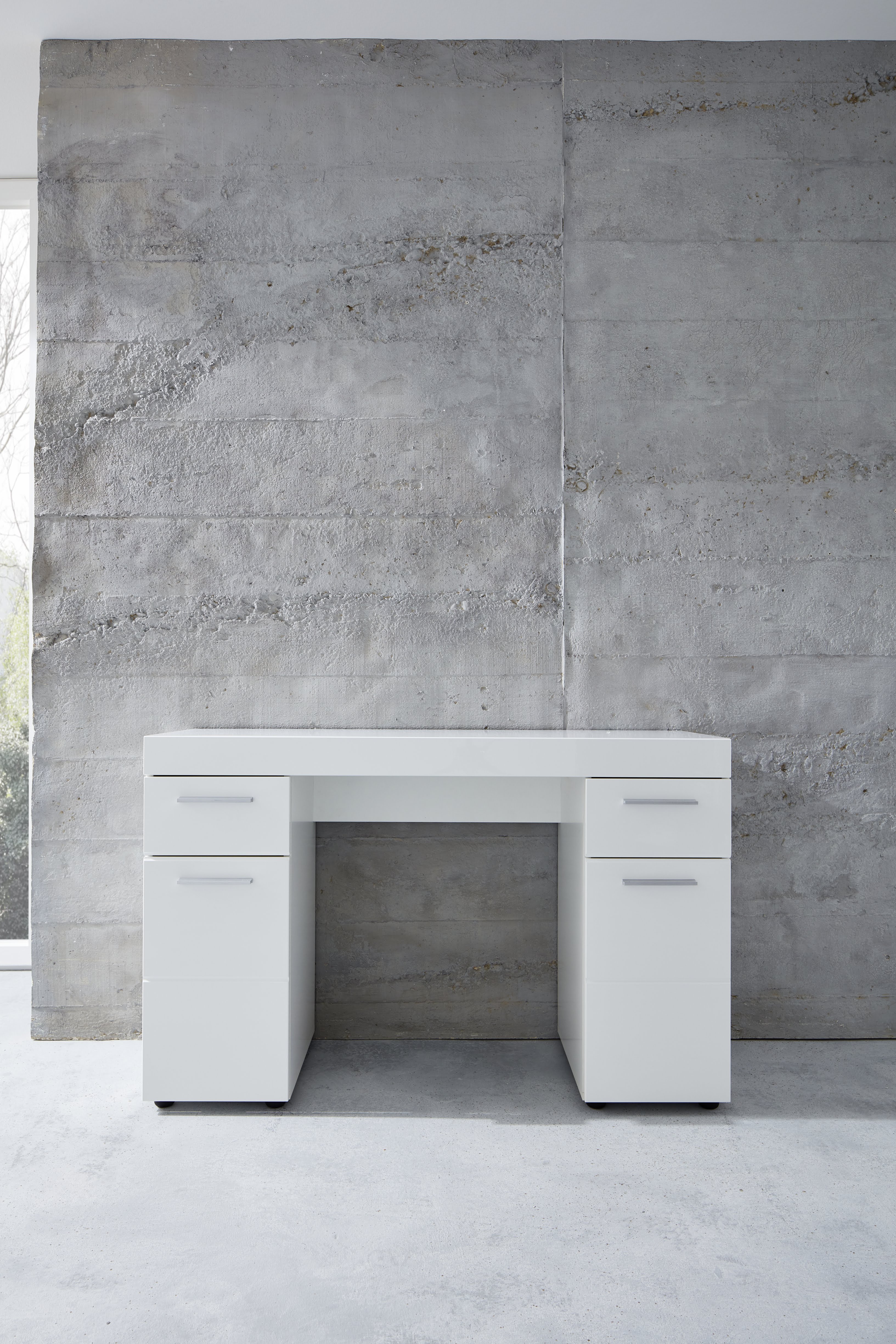 AMANDA - Bureau mélaminé coloris blanc avec 2 tiroirs et deux placards. L - H - P : 120| 76 | 41 cm. - 2