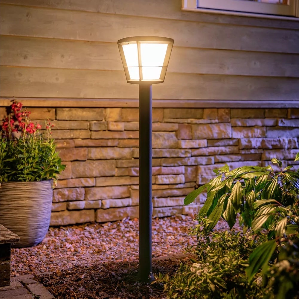 La lampada da esterno Philips Hue White & Color Ambiance ECONIC, di colore nero, è compatibile con Alexa, Google Assistant e Apple HomeKit. - 7