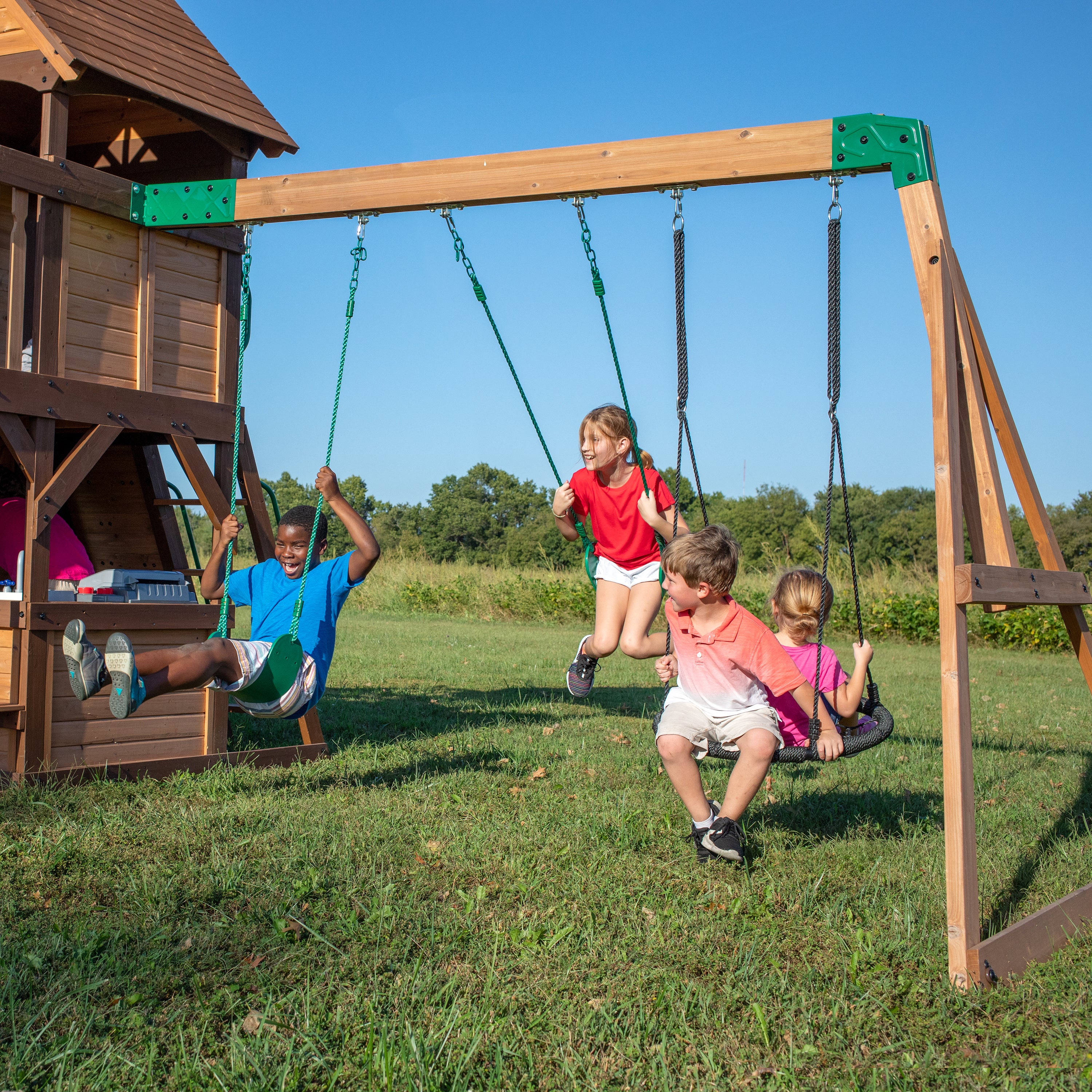 Maisonnette en bois de Cèdre / Cabane pour enfant avec Balançoires, Toboggan, Double Mur d'Escalade, Banc | Backyard Discovery Cedar - 8